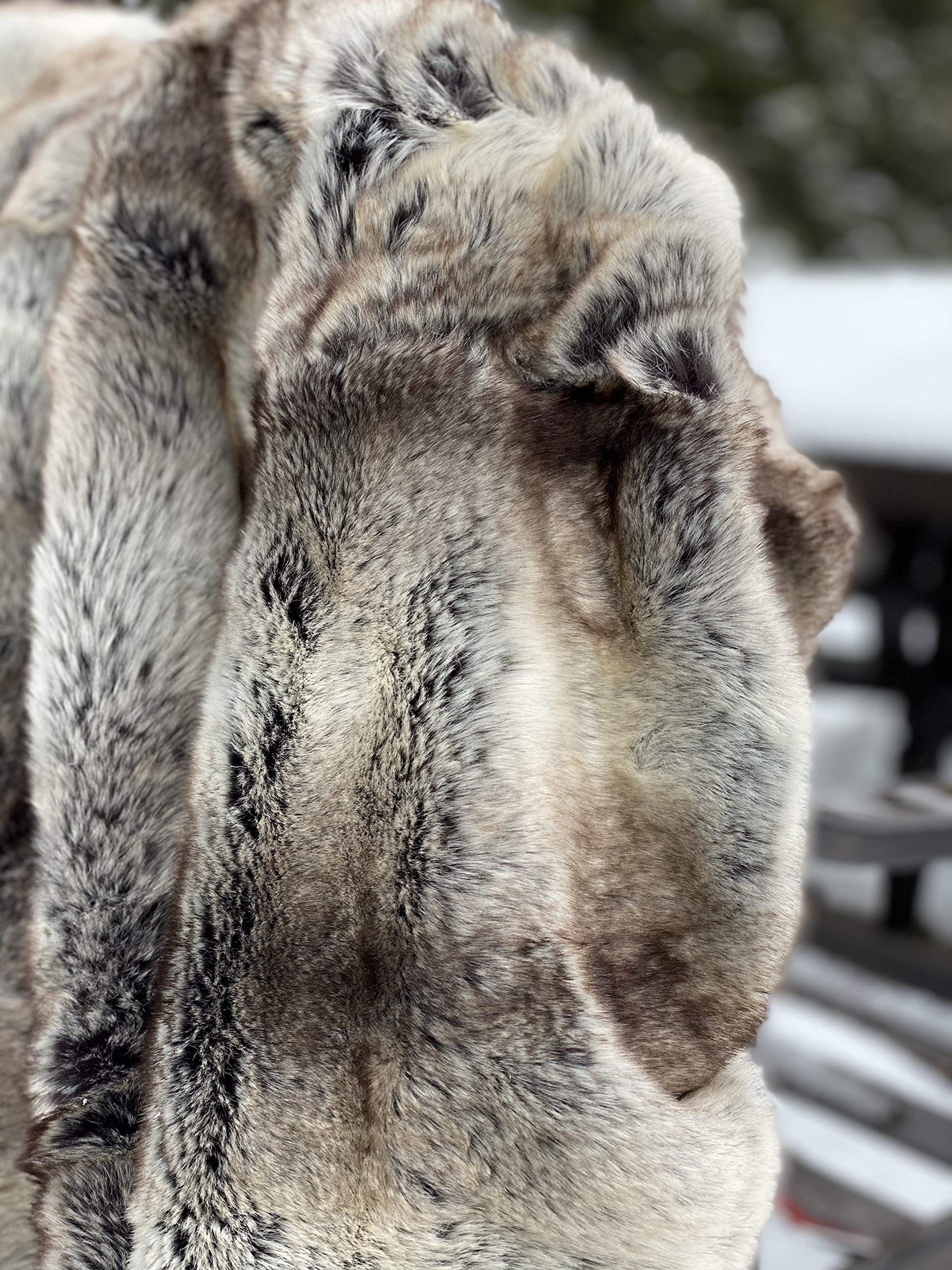 Premium Faux Fur Throw Blanket - Ultra Soft Oversized Reversible Plush Velvet Blanket for Couch, Bed & Sofa - Warm Winter Afghan in Tan Grey Wolf, Cream Mink & Blush Chinchilla - Machine Washable (Blush Chinchilla, X-Long) - Perfect for Living Room Decor, Cozy Nights & Gift Giving