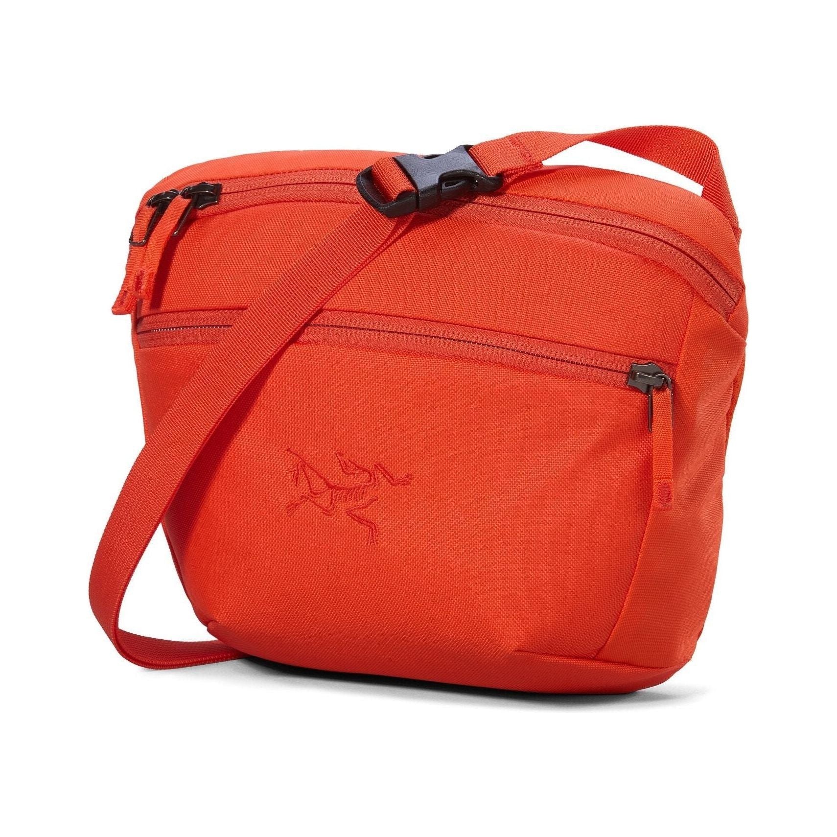 Arc'teryx Mantis 2 Waist Pack - Lightweight Durable Fanny Pack for Hiking, Travel & Everyday Use - Water-Resistant Outdoor Gear for Men & Women