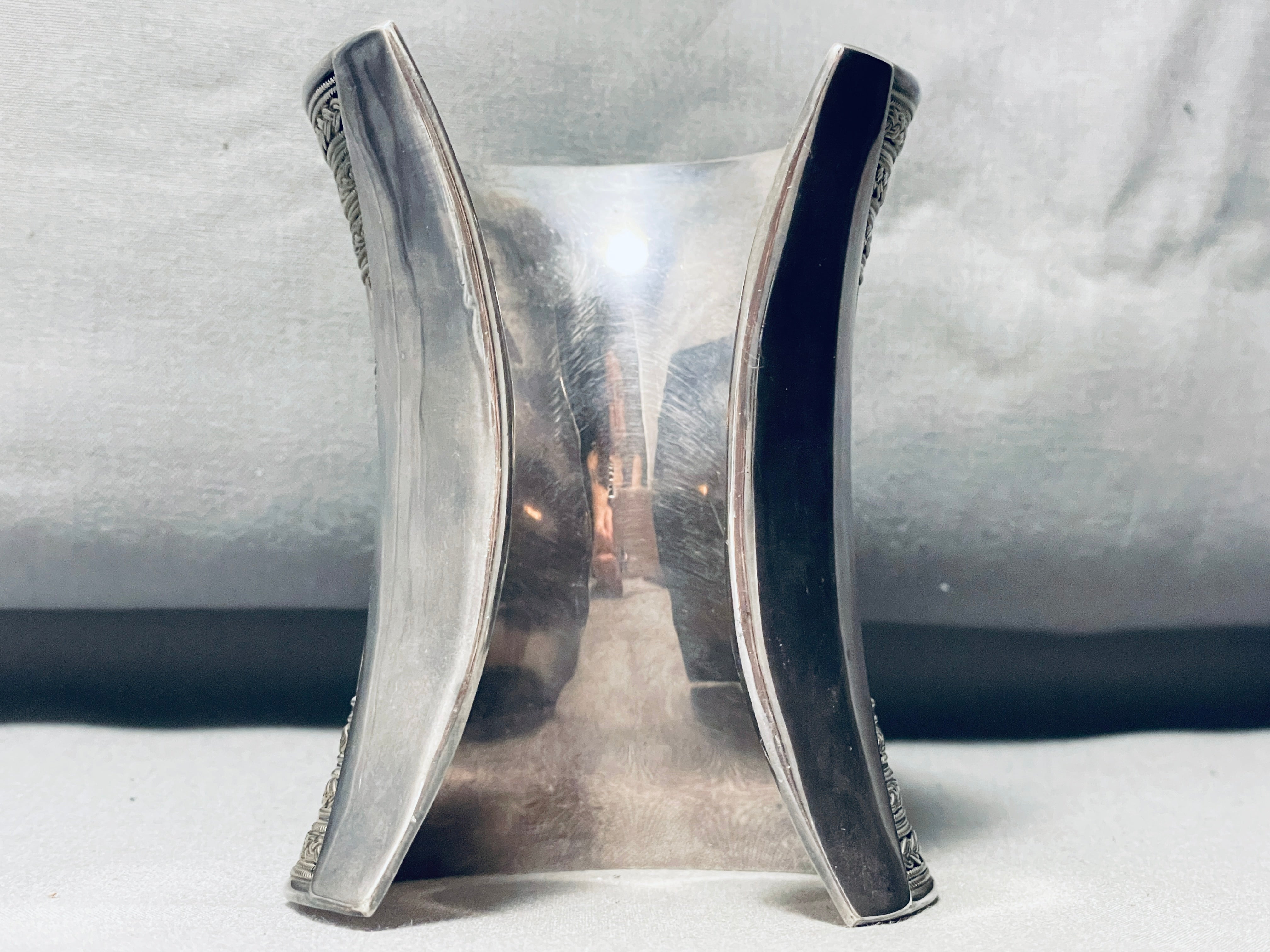 200 Gram 4 Inch Tall Vintage Sterling Silver Southwest Bracelet Cuff