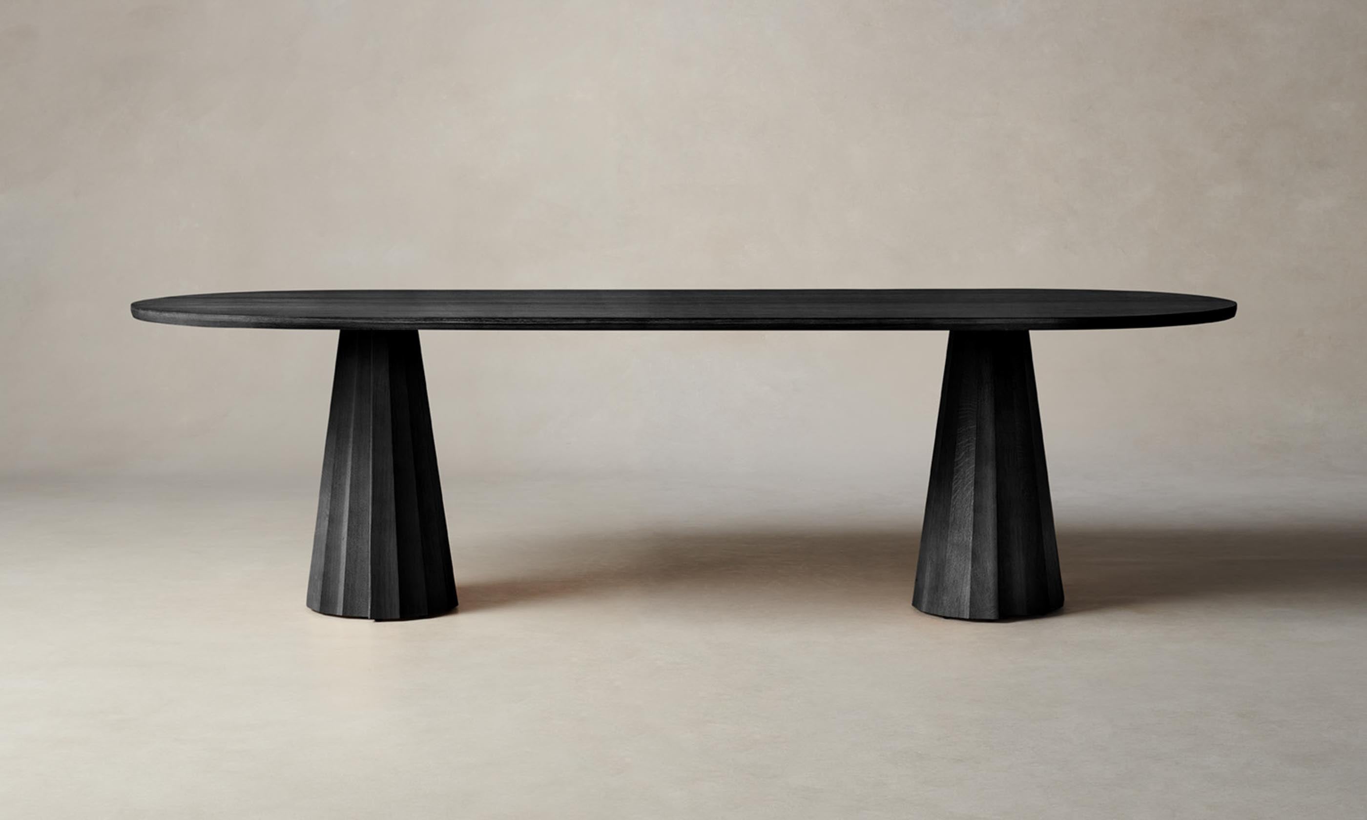 Modern Oval Dining Table - Solid Wood Bank Style for 6-8 People - Perfect for Family Gatherings & Dinner Parties