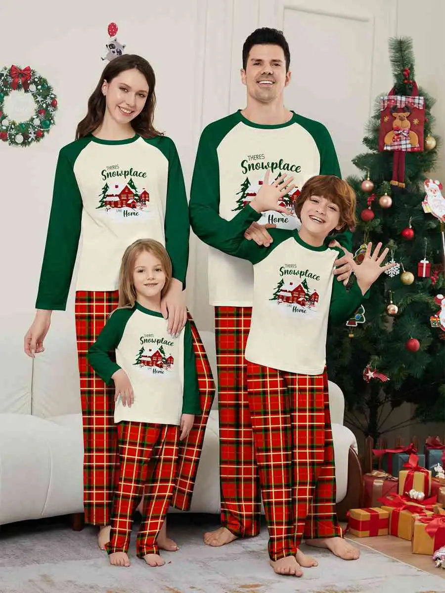 Printed Christmas Matching Family Pajamas Set - Cozy Holiday Pjs for Family Photos & Festive Gatherings