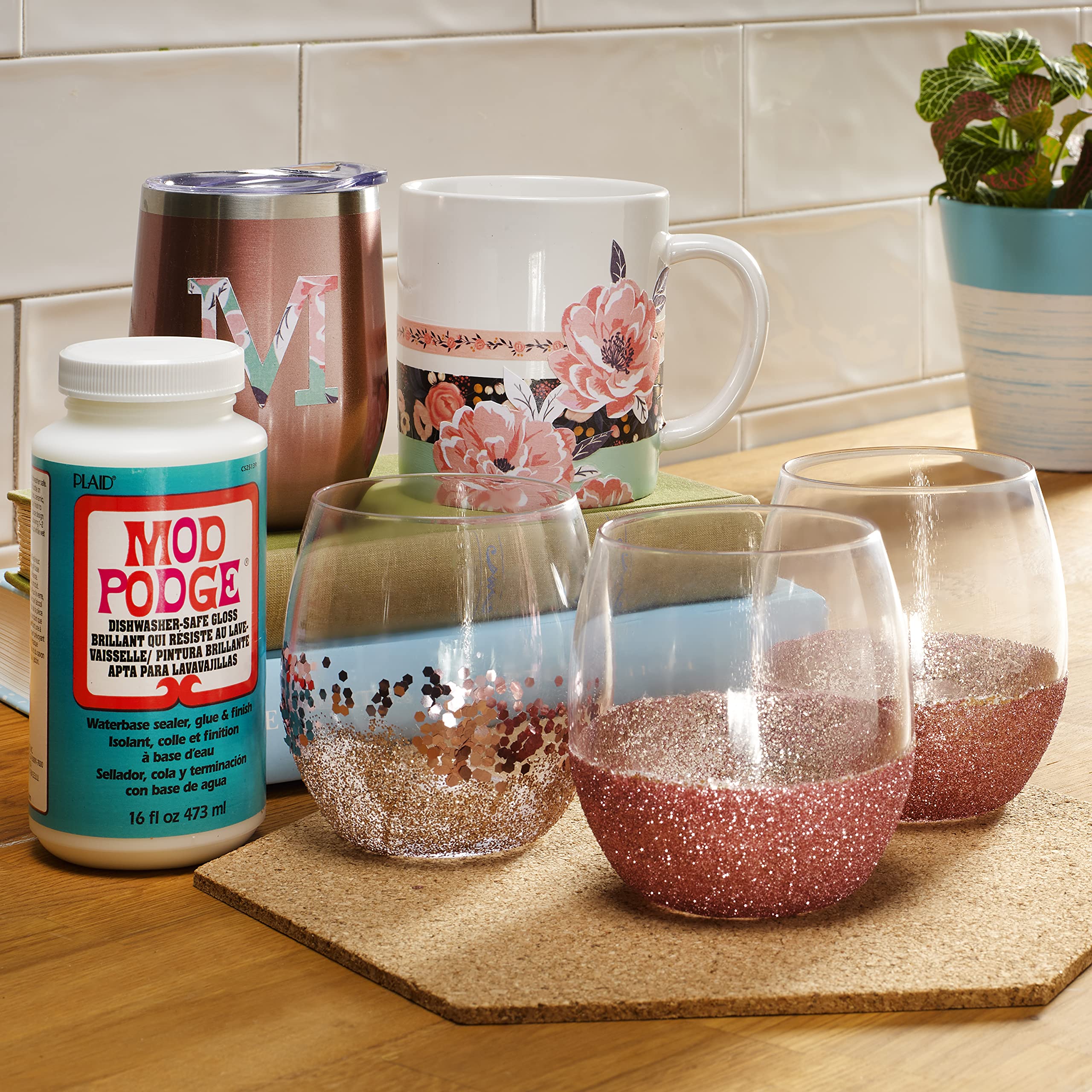 Mod Podge Dishwasher Safe Waterbase Sealer, Glue and Finish - 16 oz Glossy Craft Sealant for DIY Projects, Decoupage, Wood, Fabric & Glass - Perfect for Home Decor, Scrapbooking and Art Preservation