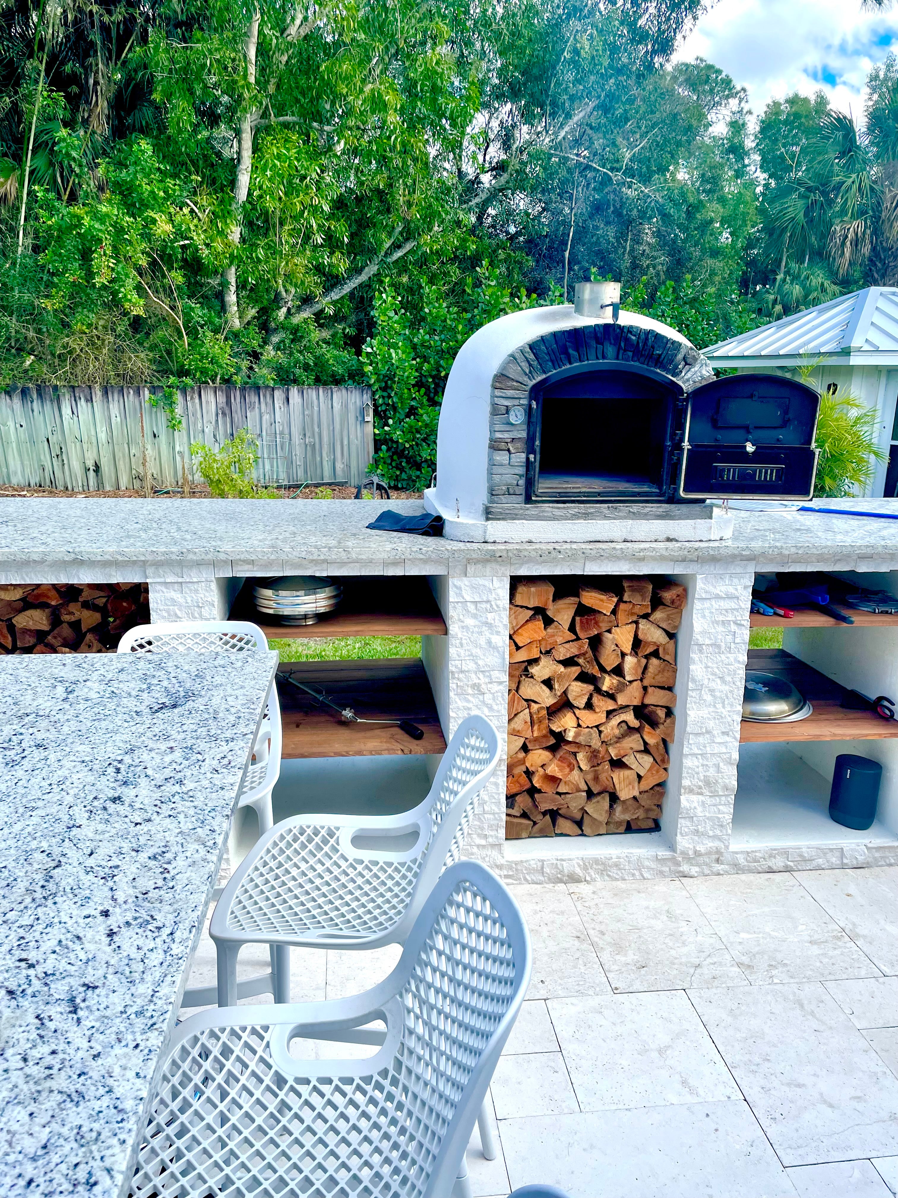 Premium VENTURA PRETO Wood Fired Pizza Oven - Best Selling Outdoor Pizza Maker for Backyard, Patio & Camping | Perfect for Home Chefs & Outdoor Cooking Enthusiasts