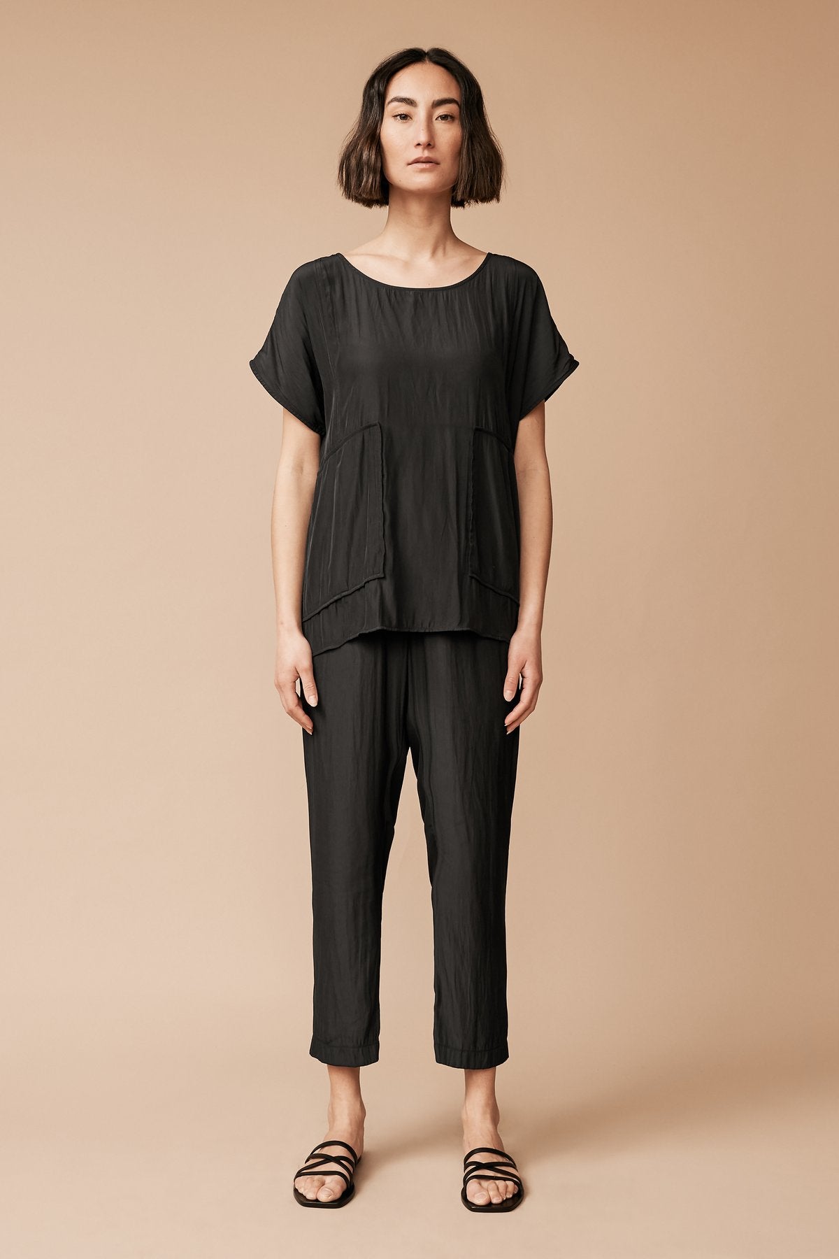 Custom Fit Top Coal - Stylish & Comfortable Women's Casual Wear for Everyday Outfits & Layering