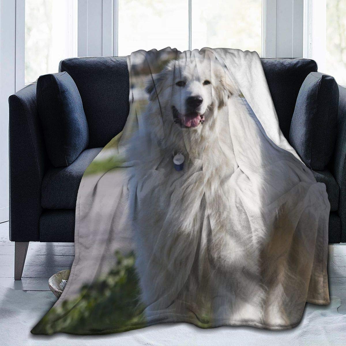FriendEver Luxury Fleece Wool Blanket - Great Pyrenees Stitched Edge Cozy Throw | Ultra Soft Plush Thermal Blanket for Bed, Couch & Sofa | Perfect for Home, Office, Travel & Outdoor Camping