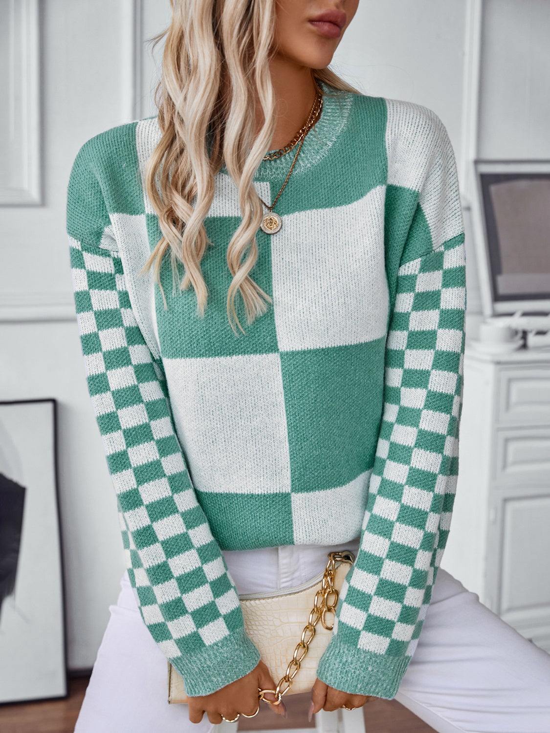Stylish Color Block Round Neck Long Sleeve Sweater for Women | Cozy Winter Pullover | Perfect for Casual Outfits, Office Wear & Holiday Parties