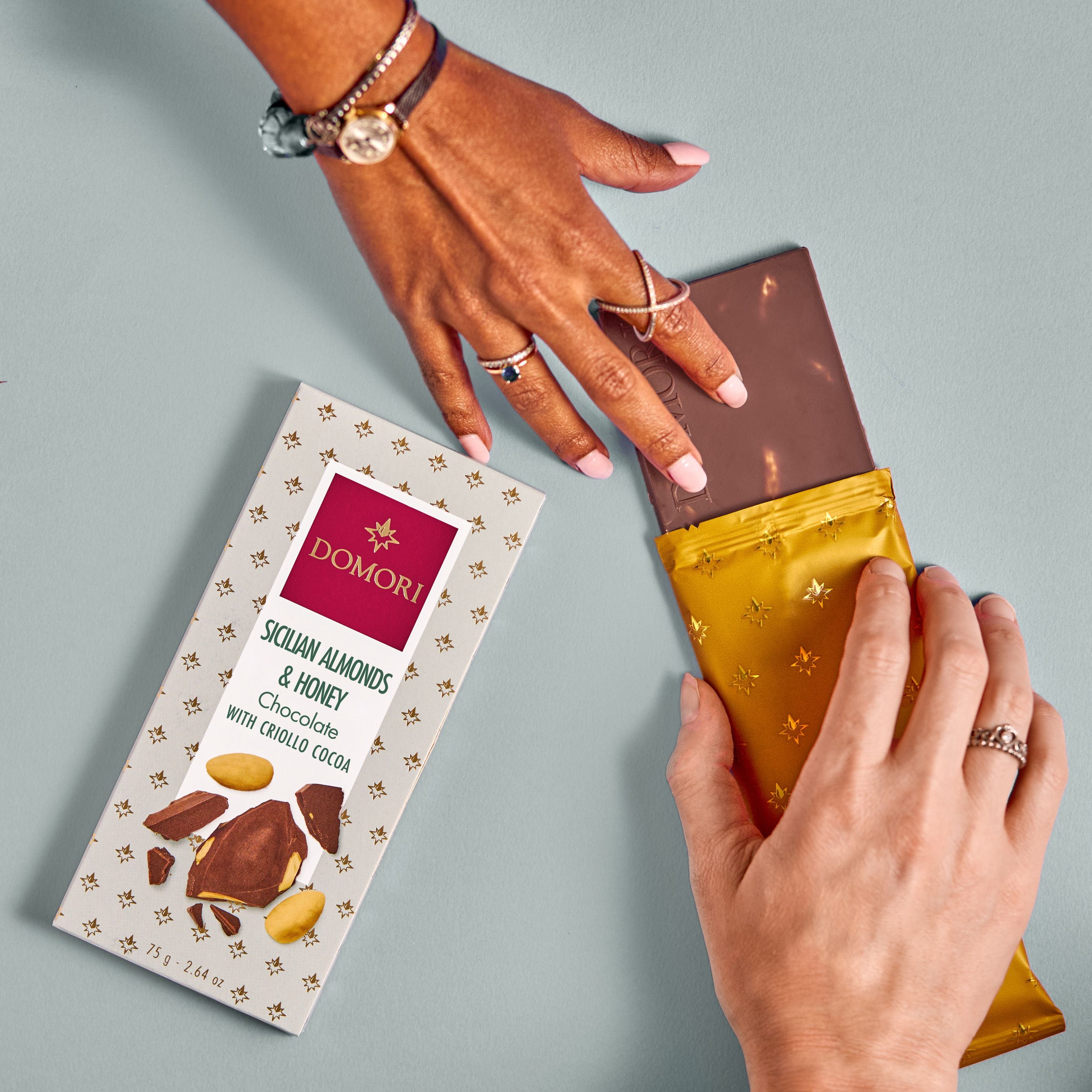 Premium Domori Dark Milk Chocolate with Sicilian Almonds & Honey - Gourmet Italian Chocolate Bar for Gifts, Desserts & Special Occasions