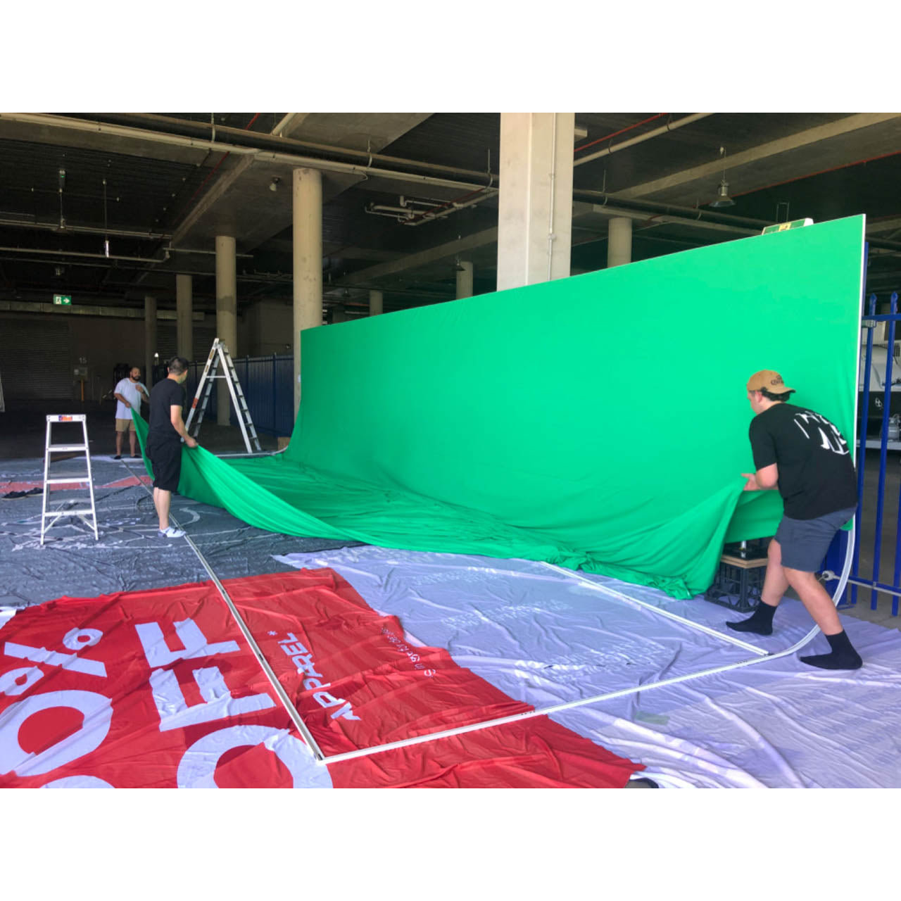 Curved Large Commercial Cyclorama Infinity Cove Backdrop & Frame Kit V2 - Chroma Key Green Screen for Professional Photography & Video Studio (Special Order) - Perfect for YouTube, TikTok, and Live Streaming Backgrounds