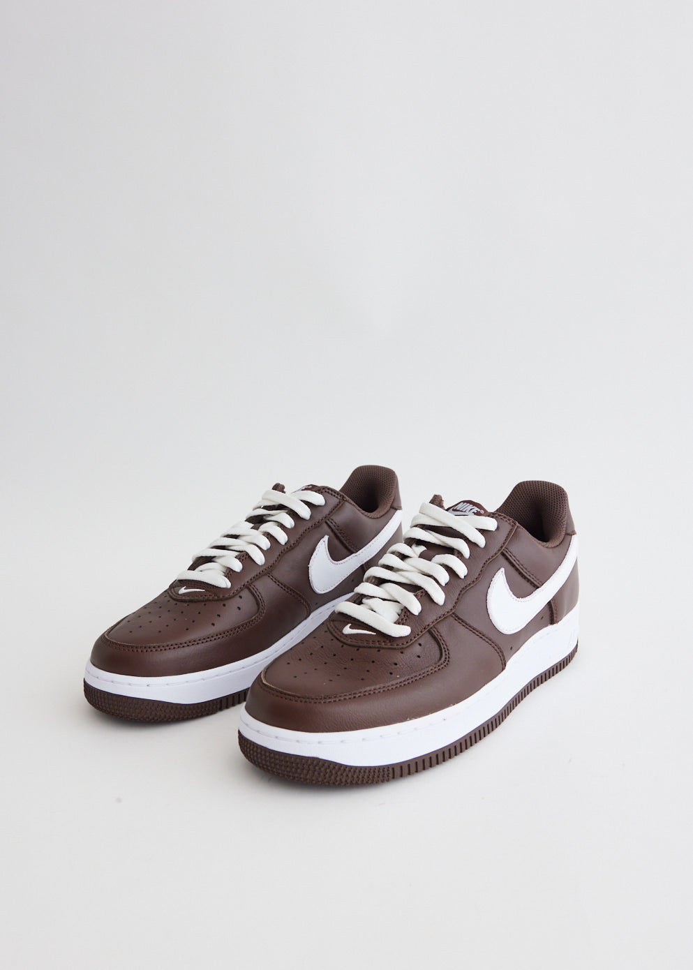 Nike Air Force 1 Low Retro 'Chocolate' Men's Basketball Shoes - Classic White & Brown Sneakers for Casual Wear, Street Style & Everyday Comfort