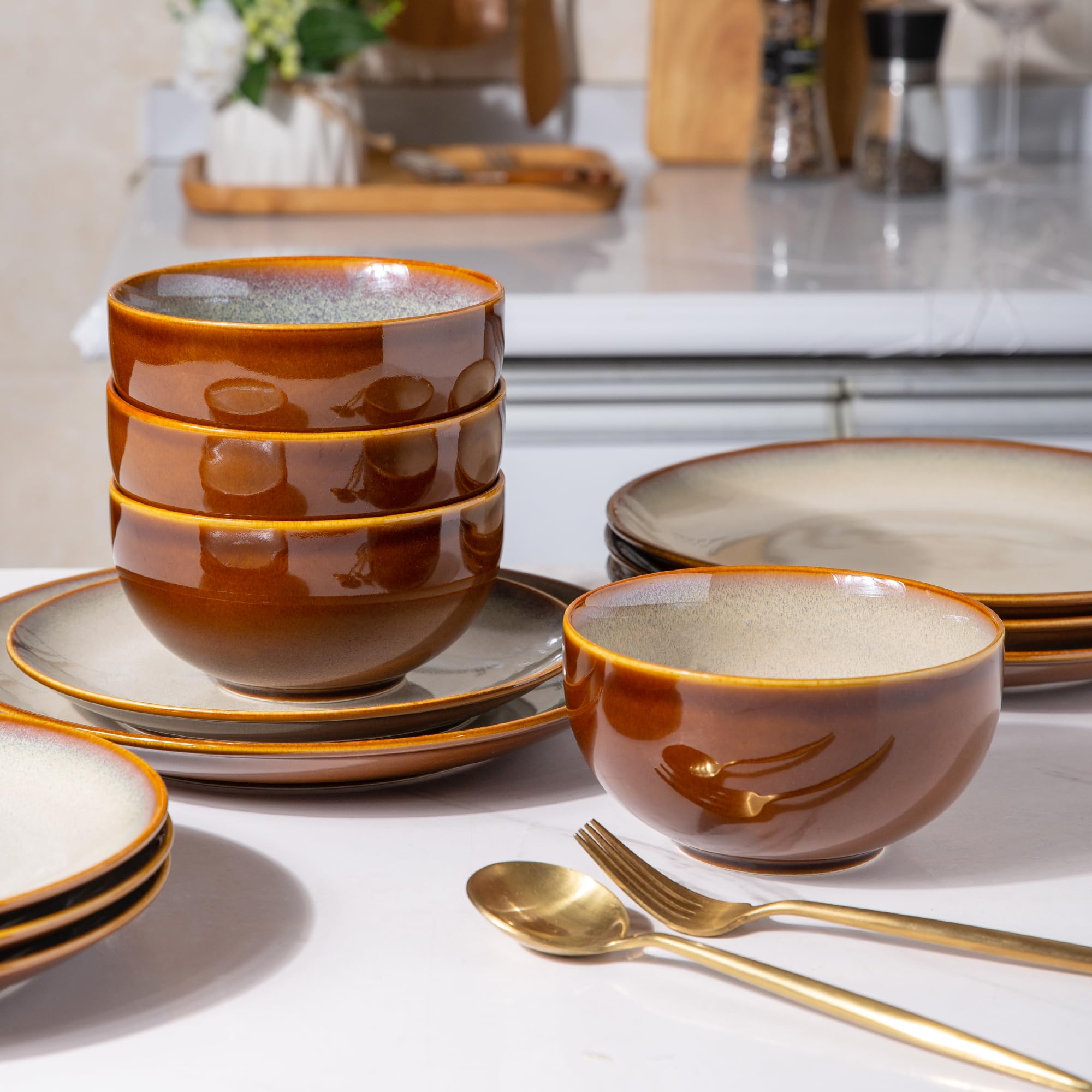 LeRatio 18-Piece Ceramic Dinnerware Set for 6 - Handmade Reactive Glaze Plates & Bowls, Chip & Scratch Resistant | Oven, Dishwasher & Microwave Safe - Perfect for Family Dinners, Entertaining Guests & Everyday Use (Khaki)