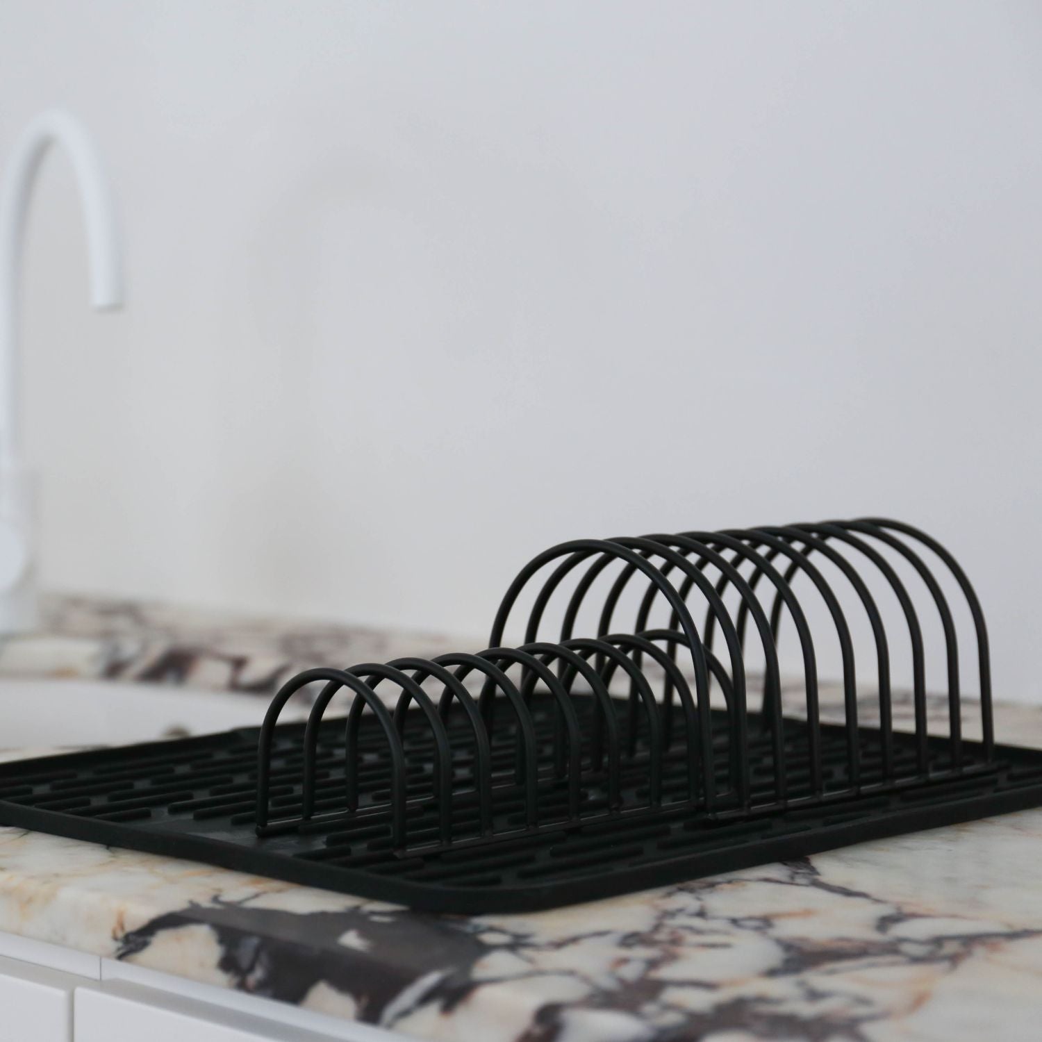 DESIGNSTUFF Dish Drainer Set of 2 - Black Stainless Steel Kitchen Sink Drying Rack for Plates, Bowls & Utensils - Space Saving Countertop Organizer for Small Kitchens