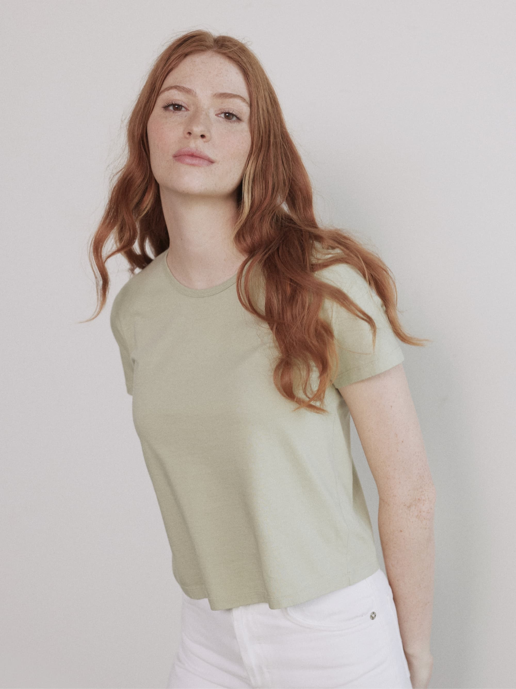 Organic Cotton Crop Tee for Women - Soft & Breathable Short Sleeve T-Shirt - Perfect for Yoga, Gym & Casual Wear