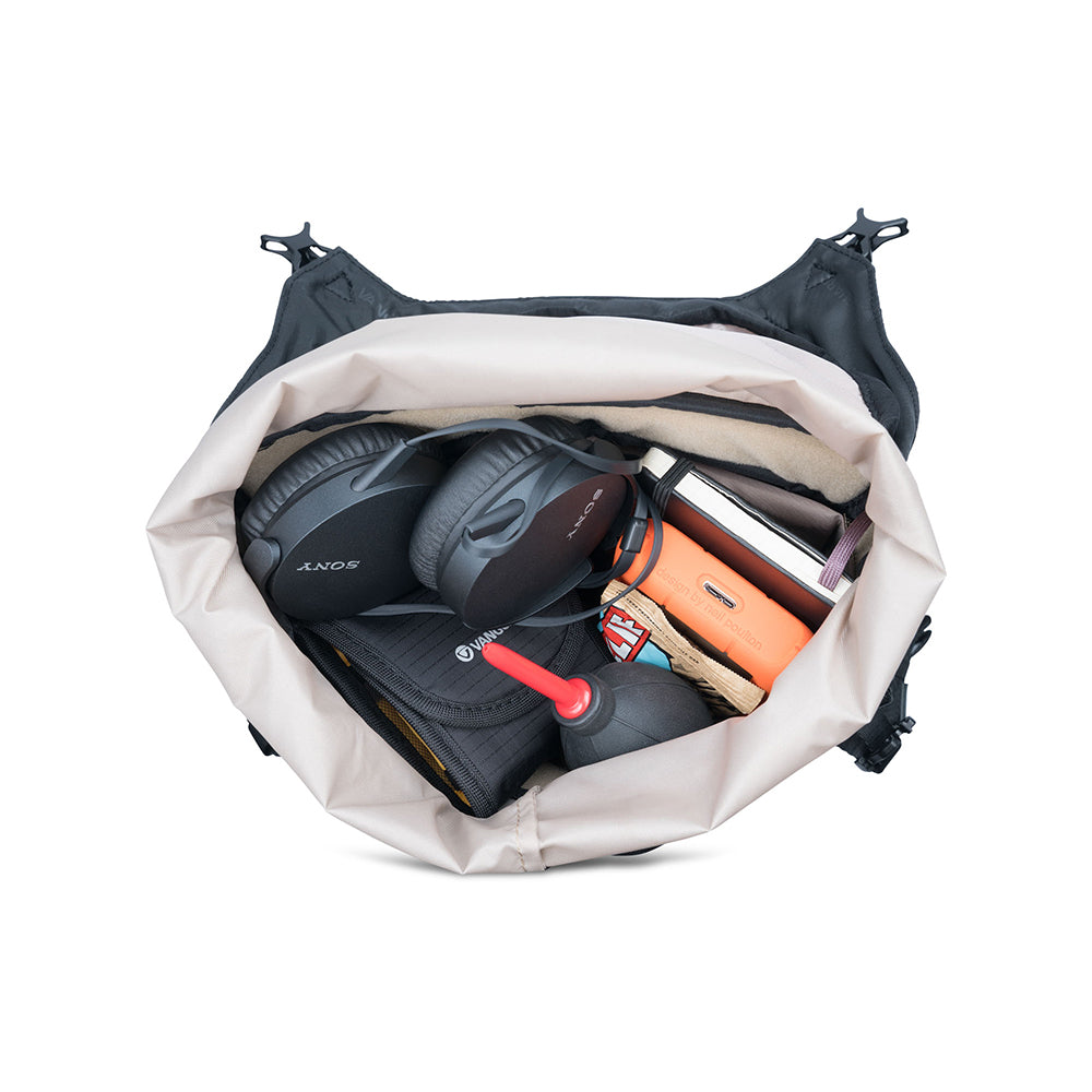 VEO GO 42M BK Professional DSLR Camera Backpack - Waterproof & Shockproof Black Camera Bag for Photographers - Perfect for Travel, Hiking & Outdoor Photography