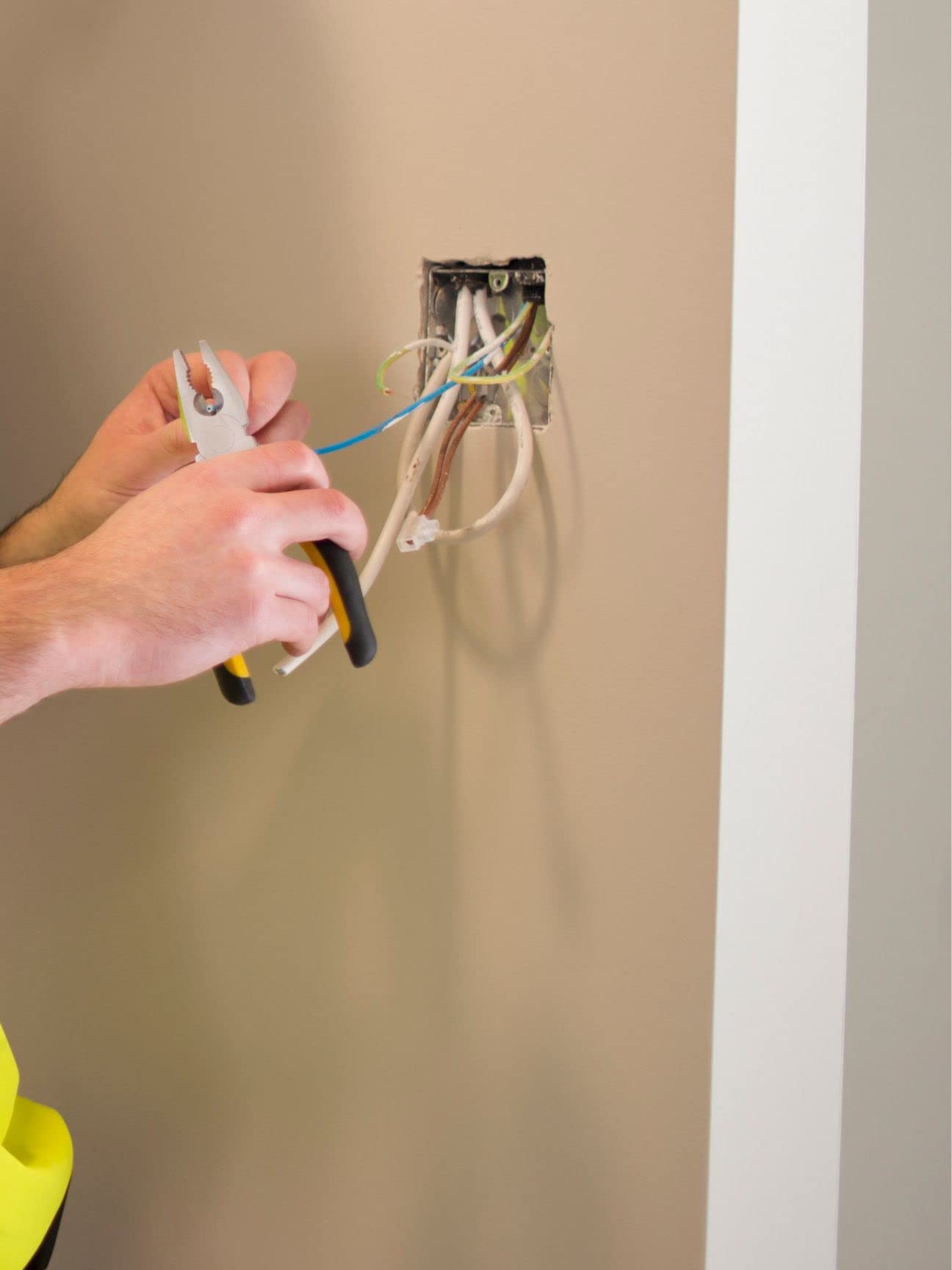 Lightway 2 Gang Electrical Outlet Box - Heavy Duty Metal Wall Plate for Home & Office Wiring - Perfect for Kitchen, Garage and Workshop Electrical Installations