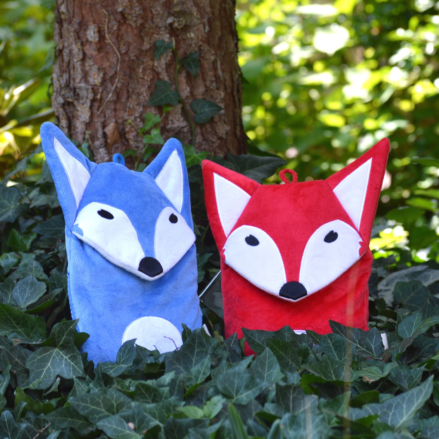 0.8L Eco-Friendly Hot Water Bottle with Soft Red Fox Cover - BPA Free, Leak Proof for Winter Warmth - Perfect for Cold Nights, Period Pain Relief & Cozy Home Use