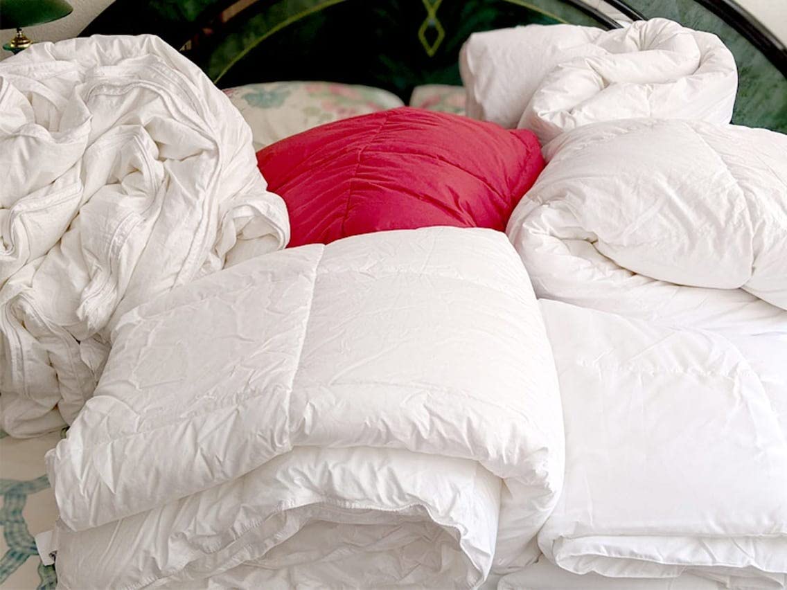 Lightweight All-Season Down Alternative Comforter - 100% Cotton Soft Quilted Duvet Insert | Cooling Bedding for Warm Weather & Hot Sleepers | King/California King Size | White | Perfect for Summer Nights & Temperature Regulation