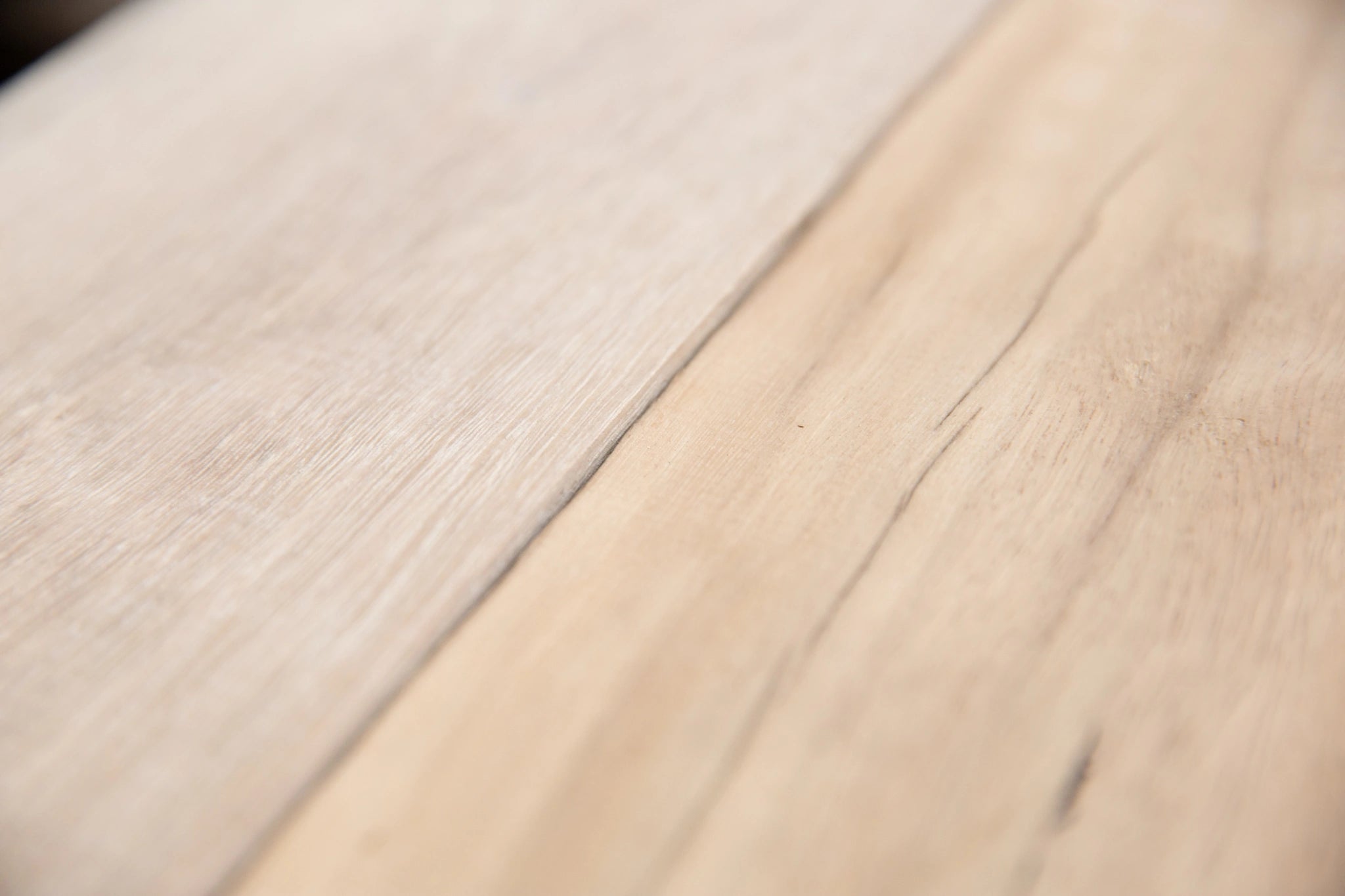 Premium Queensland Spotted Gum Timber 200x25mm - Select Grade Kiln Dried Rough Sawn for Joinery & Woodworking | Perfect for Flooring, Decking, and Furniture Projects