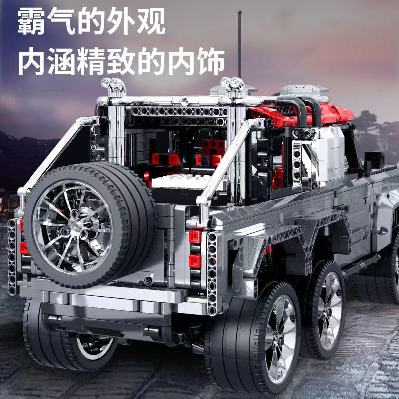 QIZHILE 23021 Land Rover Defender Car Model - 1:24 Scale Die-Cast Metal Alloy Toy Vehicle with Detailed Interior & Exterior - Perfect for Collectors, Gifts, and Kids Play