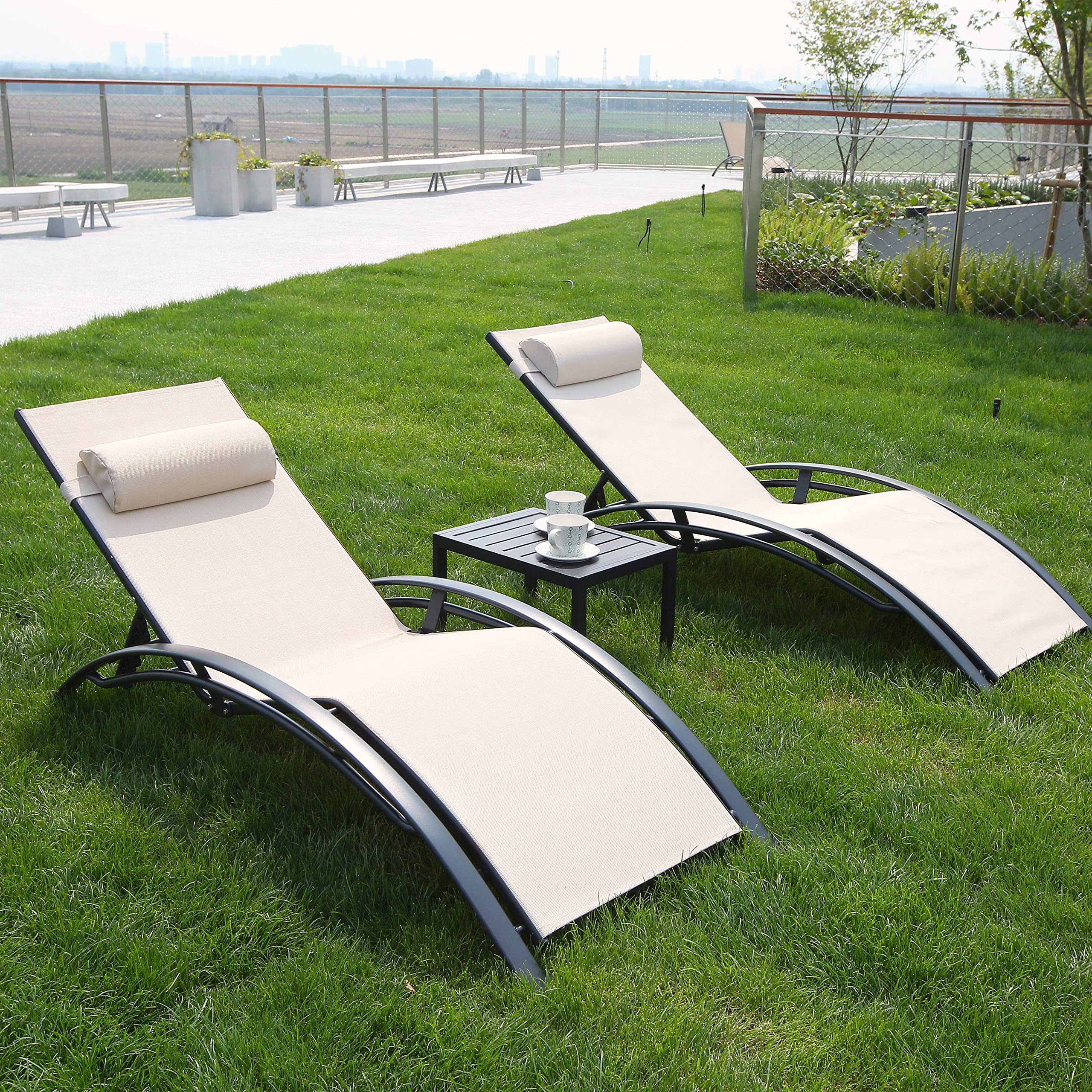 3-Piece Patio Chaise Lounge Chair Set - Aluminum Outdoor Recliner with Adjustable Headrest & Side Table - Sunbathing, Poolside & Beach Loungers for Garden, Lawn & Backyard (Beige) - Perfect for Relaxing, Tanning & Outdoor Entertaining