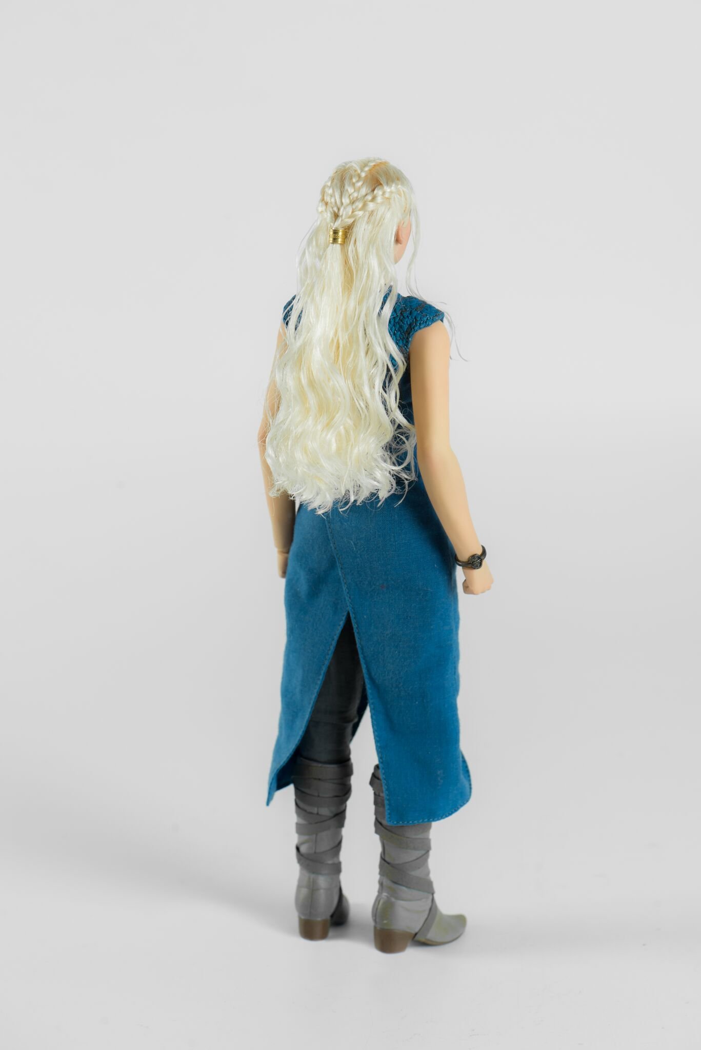 ThreeZero Game of Thrones Daenerys Targaryen 1/6 Scale Collectible Action Figure - Perfect for Display, GOT Fans & Fantasy Collectors