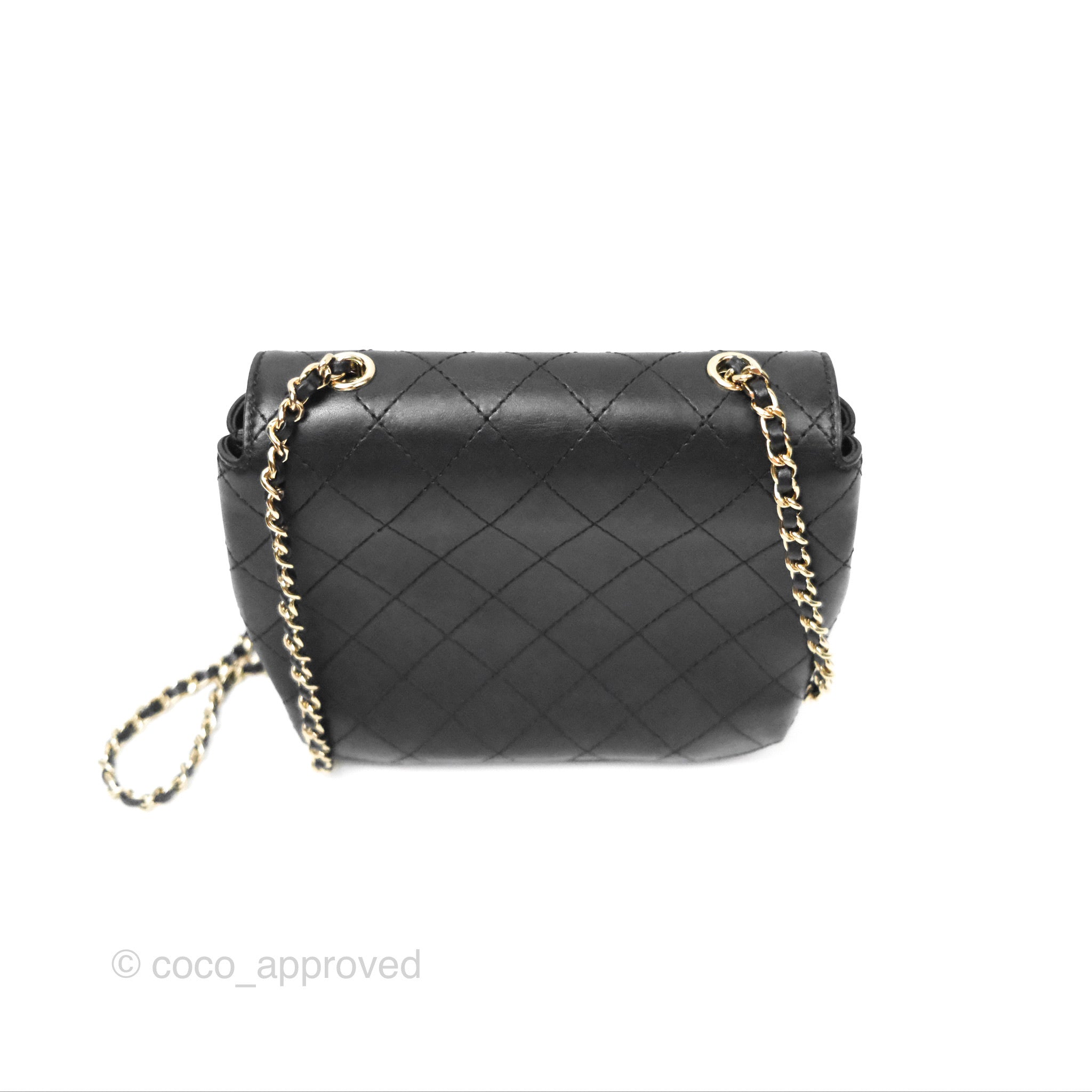 Authentic Chanel Small Flap Bag in Black Calfskin Leather - Perfect for Evening Events & Luxury Fashion Accessories