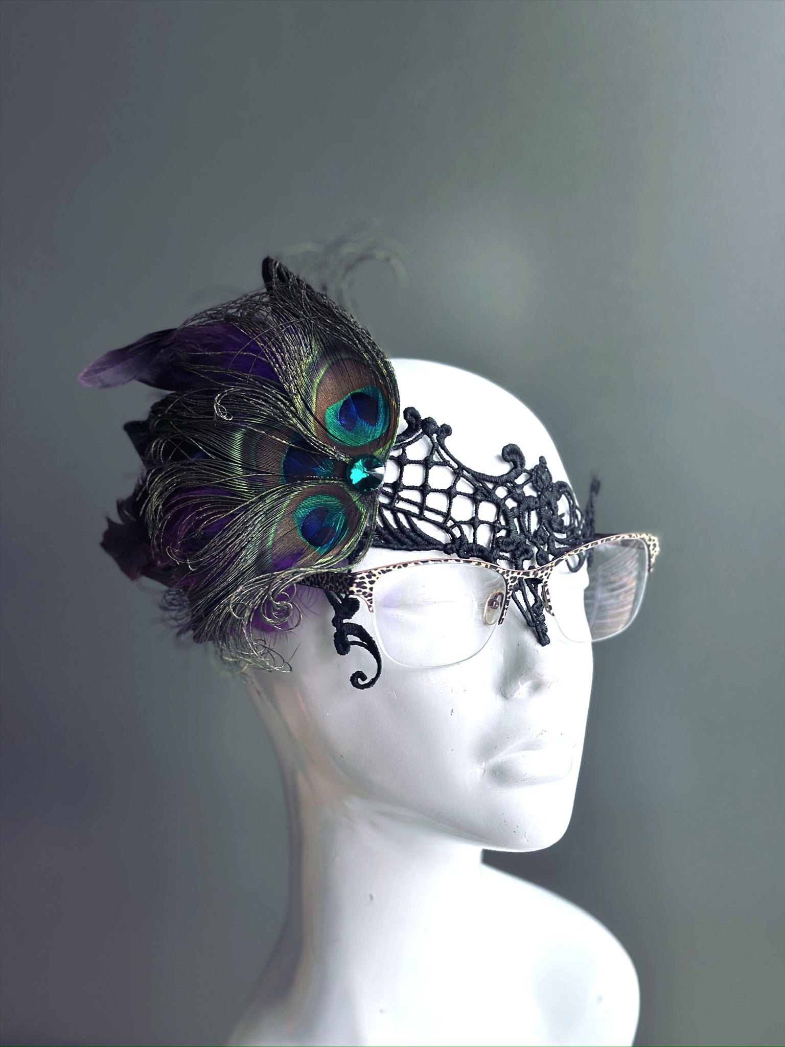 Purple & Peacock Feathers Eyeglass Mask - Elegant Costume Accessory for Halloween, Cosplay, and Themed Parties