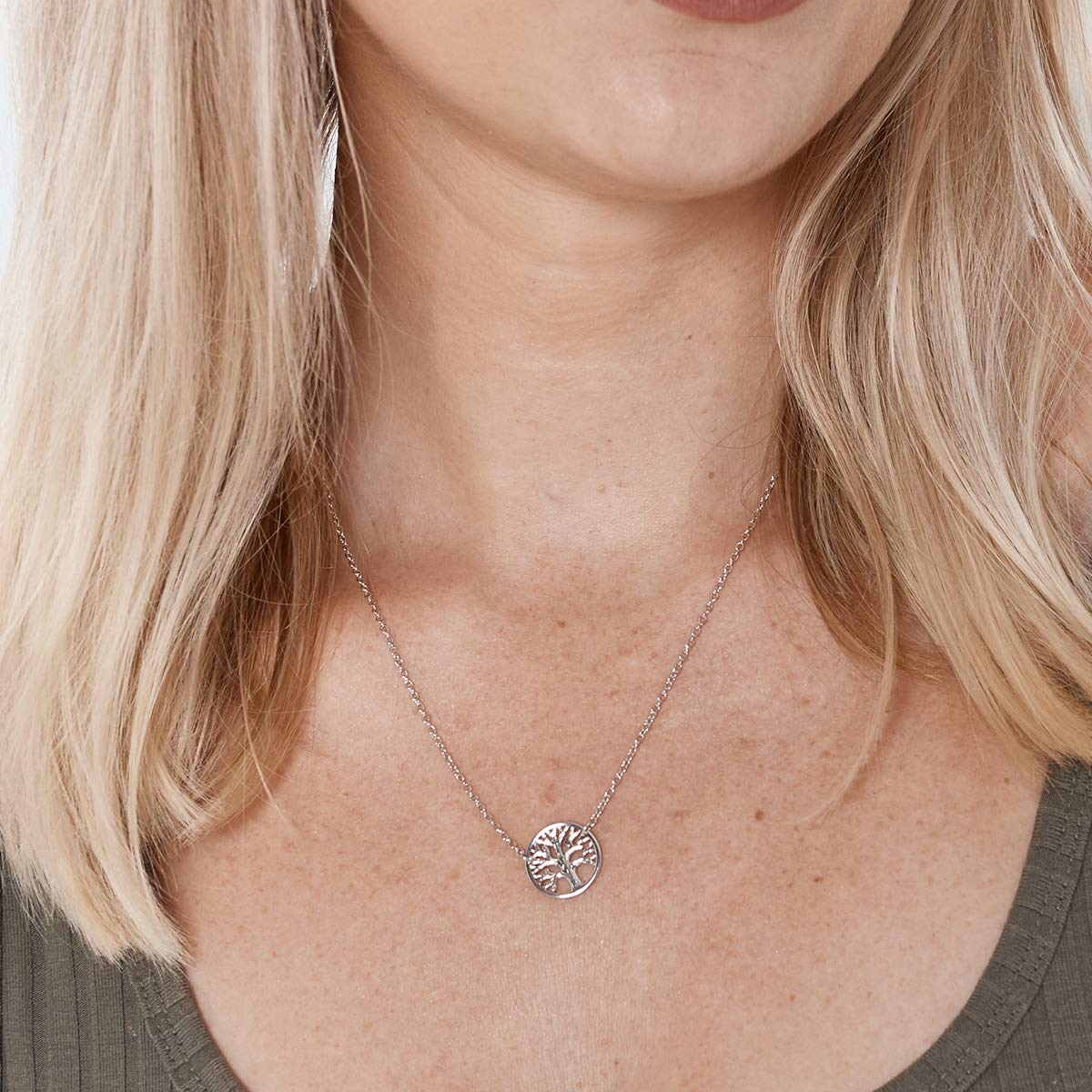 Heartfelt Grandma Necklace Gift Set - Elegant Jewelry & Greeting Card for Birthday, Christmas, Mother's Day & Special Occasions | Perfect for Grandmothers, Moms & Loved Ones