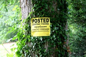 100 Pack Custom No Trespassing No Hunting No Fishing Signs - Durable Yellow Warning Signs for Private Property, Farm, Ranch & Land Protection