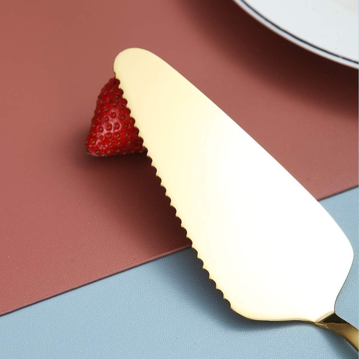 Kyraton 4-Piece Gold Cake Pie Pastry Server Set - Stainless Steel Wedding Cake Knife & Server, Elegant Golden Cake Cutter for Weddings, Parties & Special Occasions - Perfect for Birthday Cakes, Dessert Tables & Buffet Serving