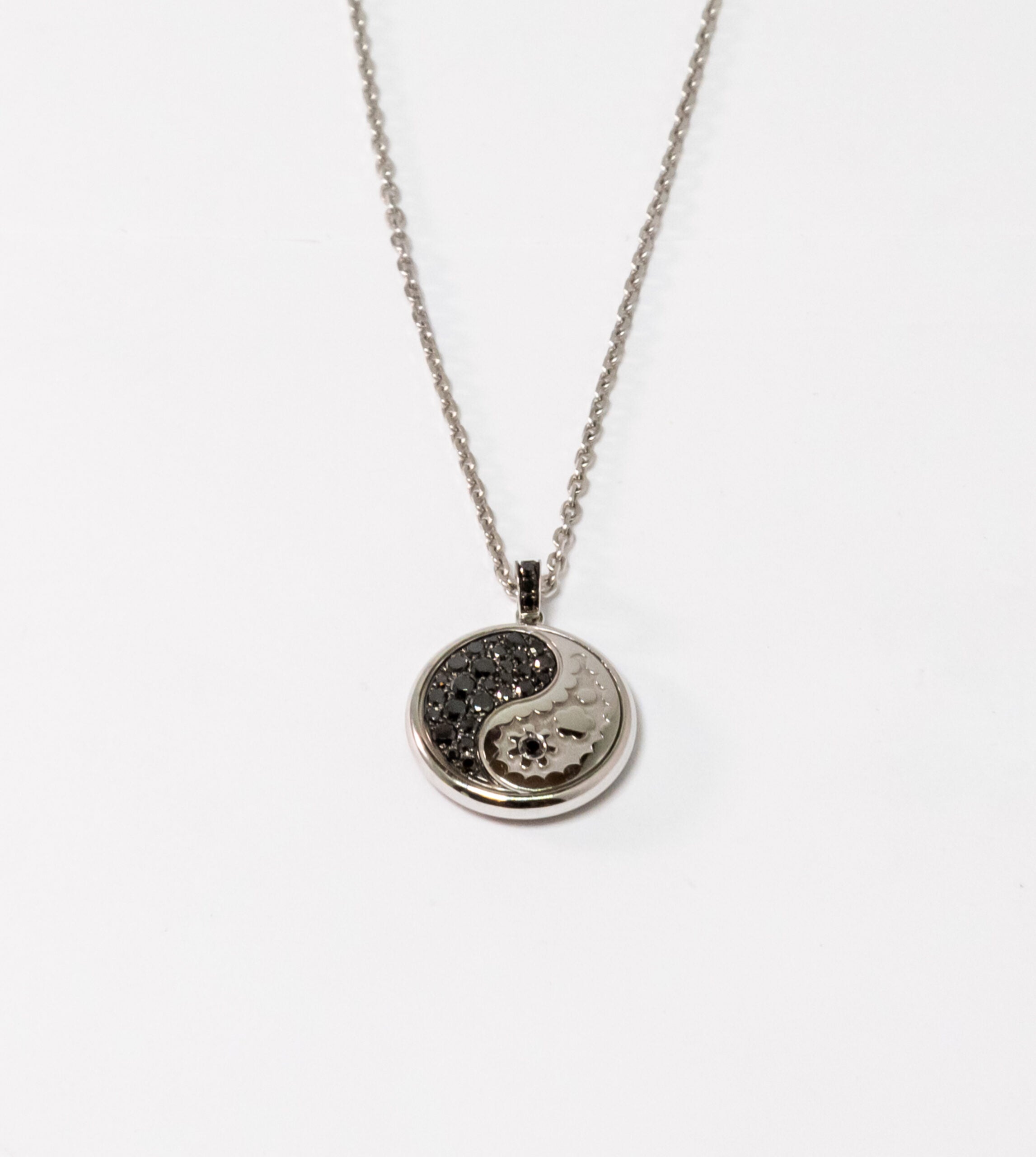 Carrera Y Carrera Aqua Reversible 18K White Gold Diamond Pendant Necklace for Women | Elegant Jewelry Gift for Anniversary, Birthday & Special Occasions
