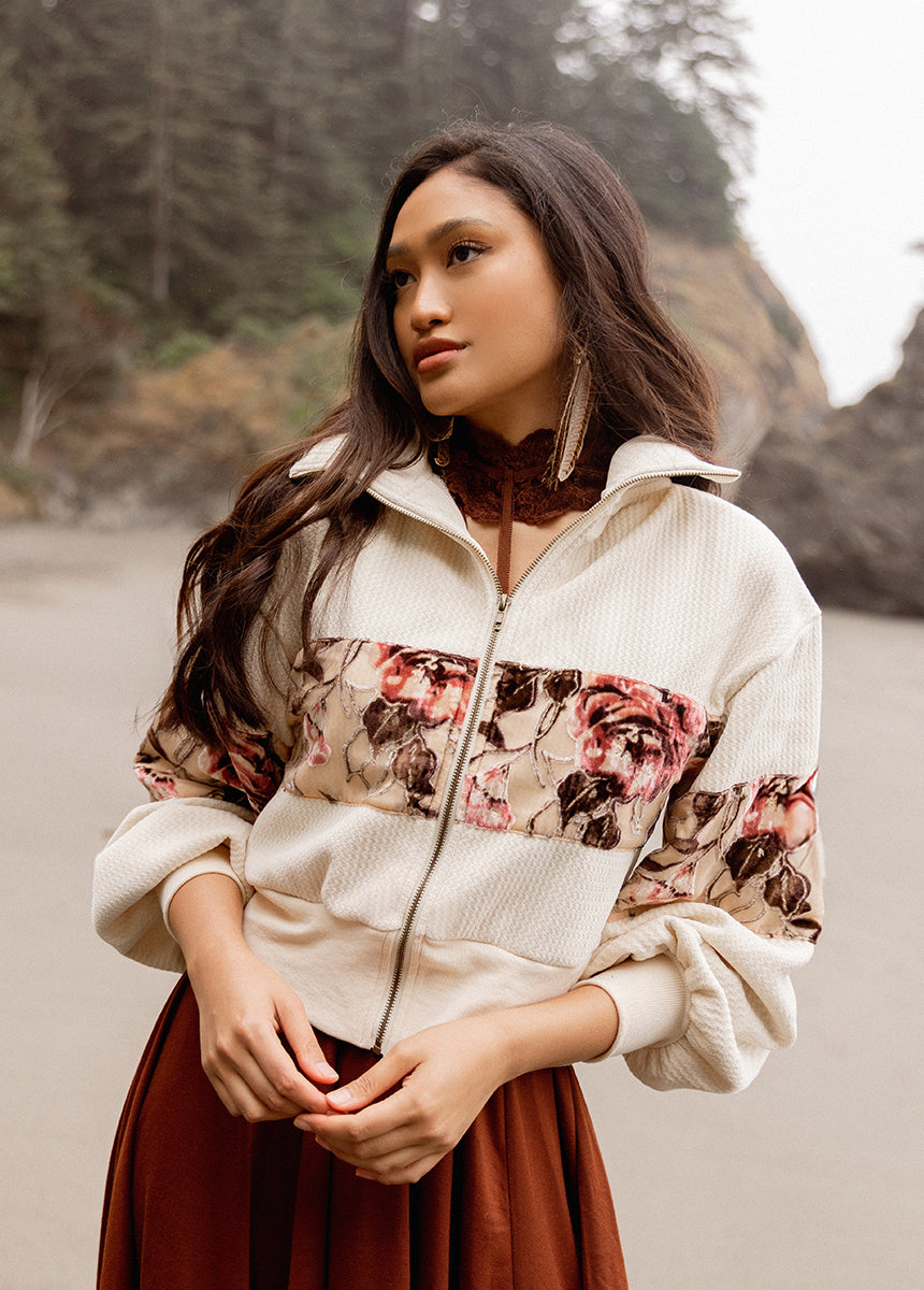 Kallistee Cream Jacket for Women - Lightweight Waterproof Windbreaker for Outdoor Hiking & Travel | Stylish Casual Coat for Fall & Winter
