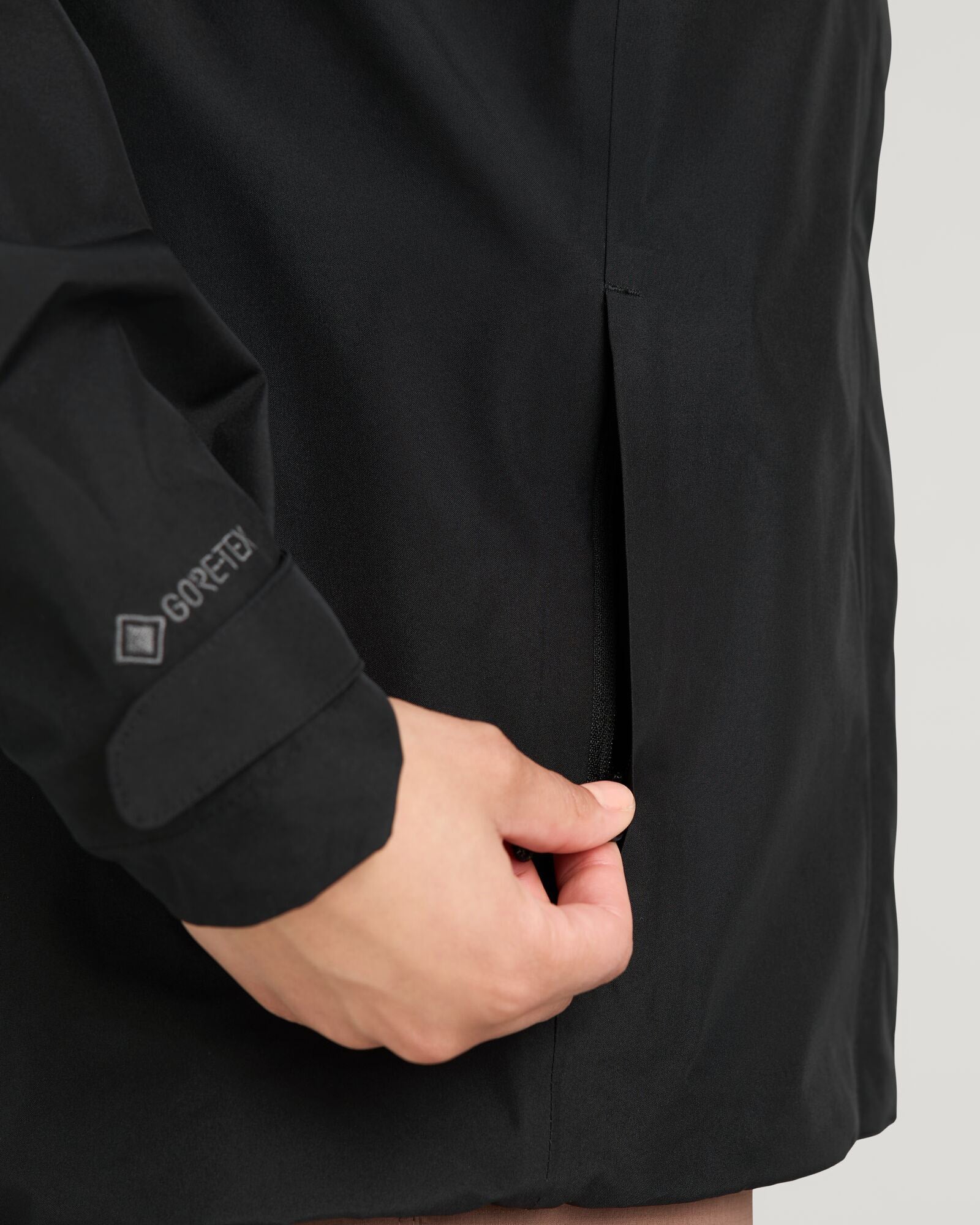 Women's Bealey GORE-TEX® Waterproof Rain Jacket - Black | Lightweight Windproof Outdoor Coat for Hiking, Camping & Travel