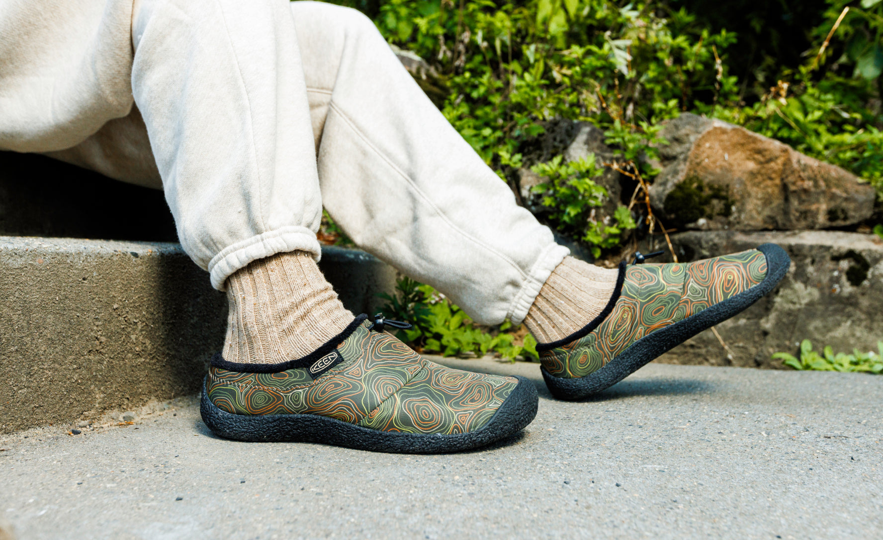 Men's Howser III Slide Sandals - Black Olive/Light Curry | Comfortable & Lightweight for Beach, Pool, and Casual Wear