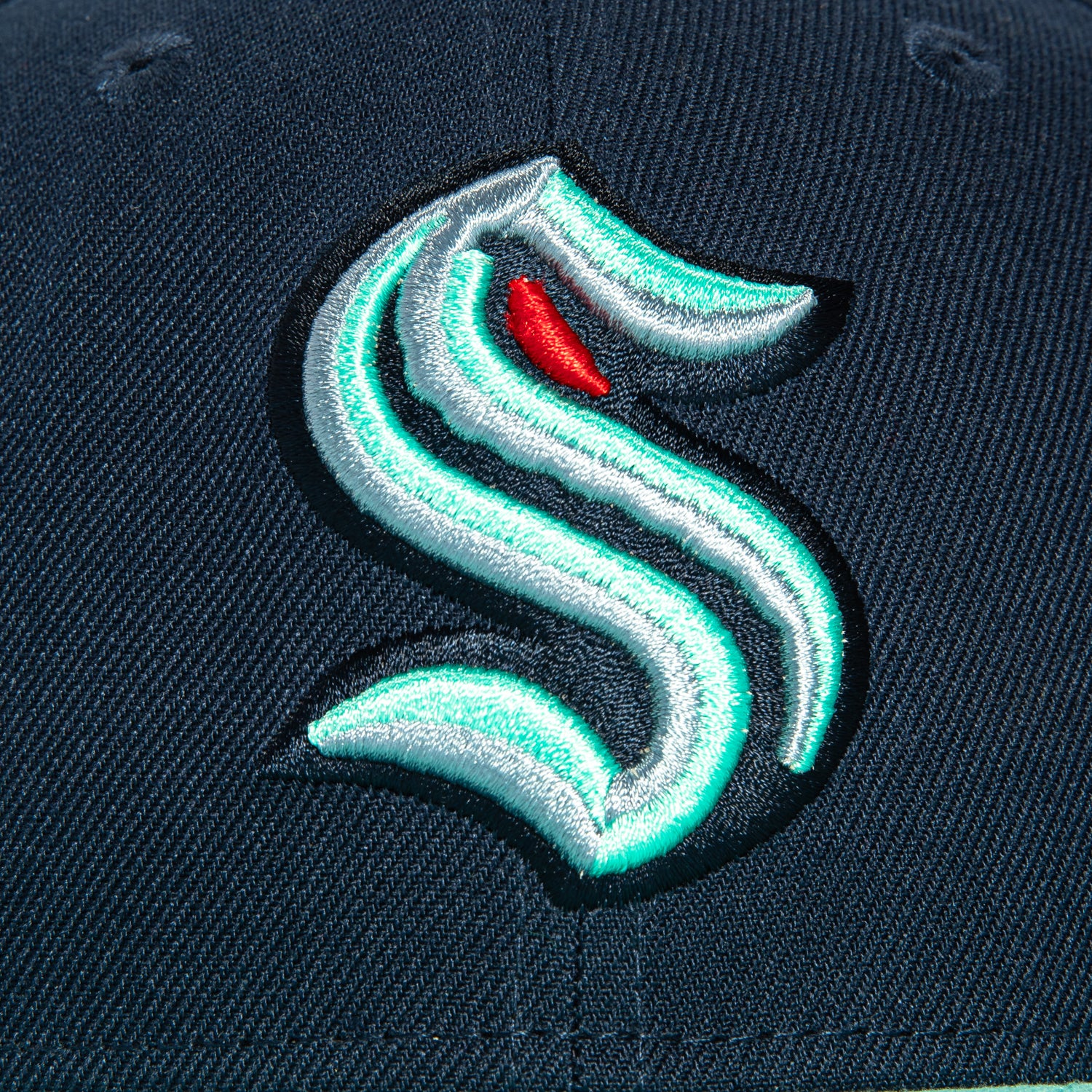 New Era 59Fifty Seattle Kraken Embroidered Patch Snapback Hat - Navy Blue & Mint Green Hockey Cap for NHL Fans | Perfect for Game Day, Streetwear & Sports Collections