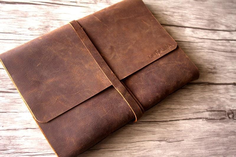 Personalized Distressed Leather Photo Album 8x10 - Custom Memory Book for Weddings, Anniversaries & Family Keepsakes - Vintage Style Scrapbook for Cherished Moments