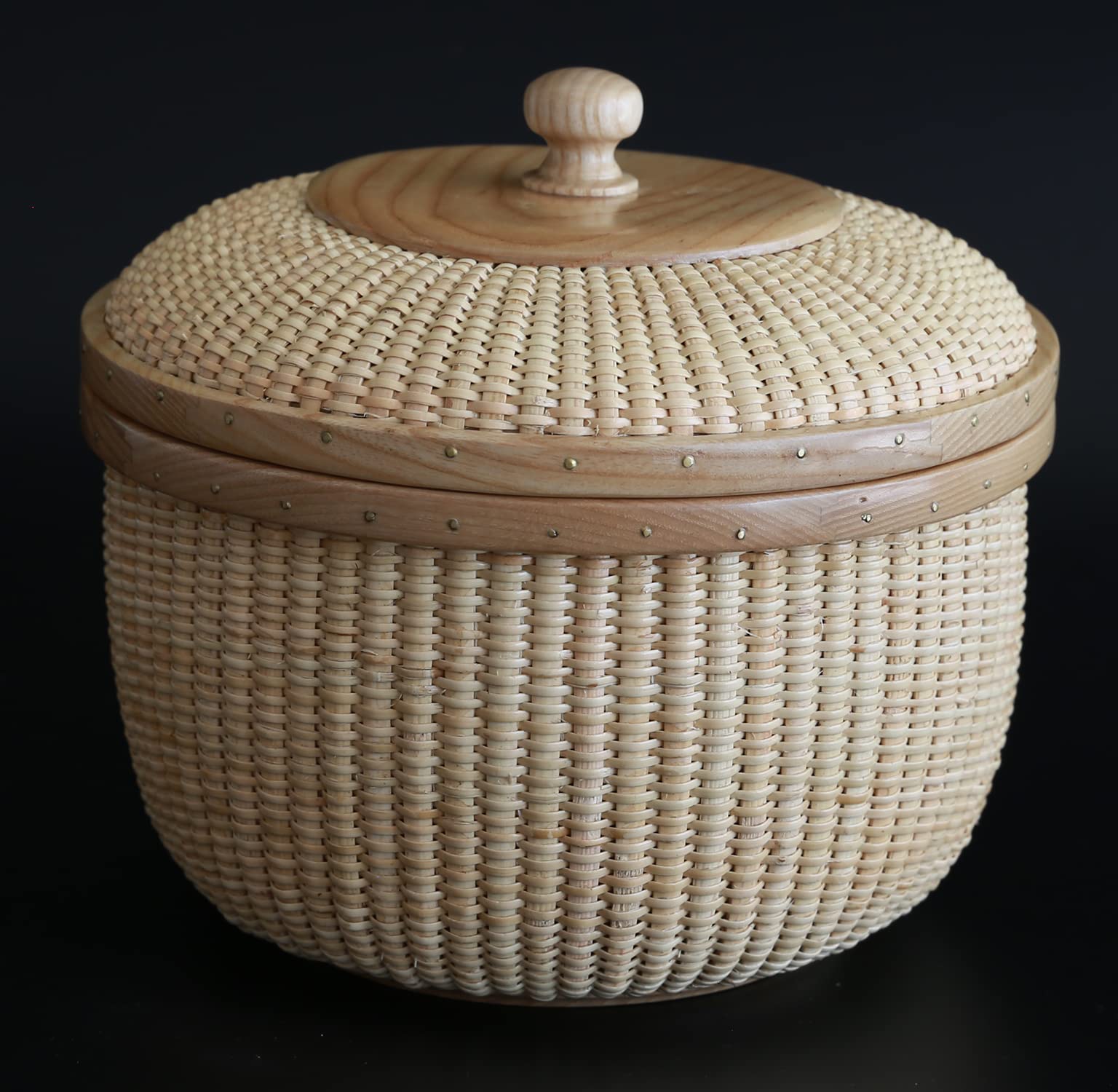 Stylish Rattan Lidded Storage Basket - Handwoven Circular Organizer for Home Decor, Sewing Kits & Craft Supplies | Perfect for Living Room, Bedroom & Craft Room Organization
