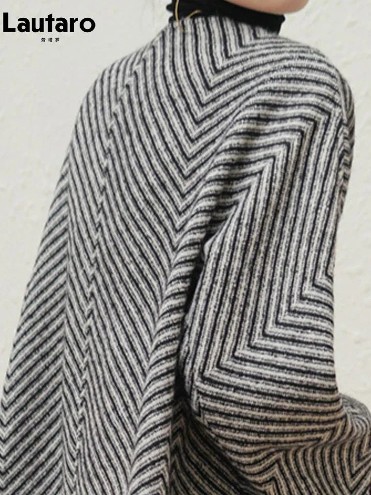 Women's Black & White Zigzag Wool Coat - Elegant A-Line Loose Fit Winter Fashion 2022 | Korean Style Runway Trench Coat for Office, Dating & Special Occasions