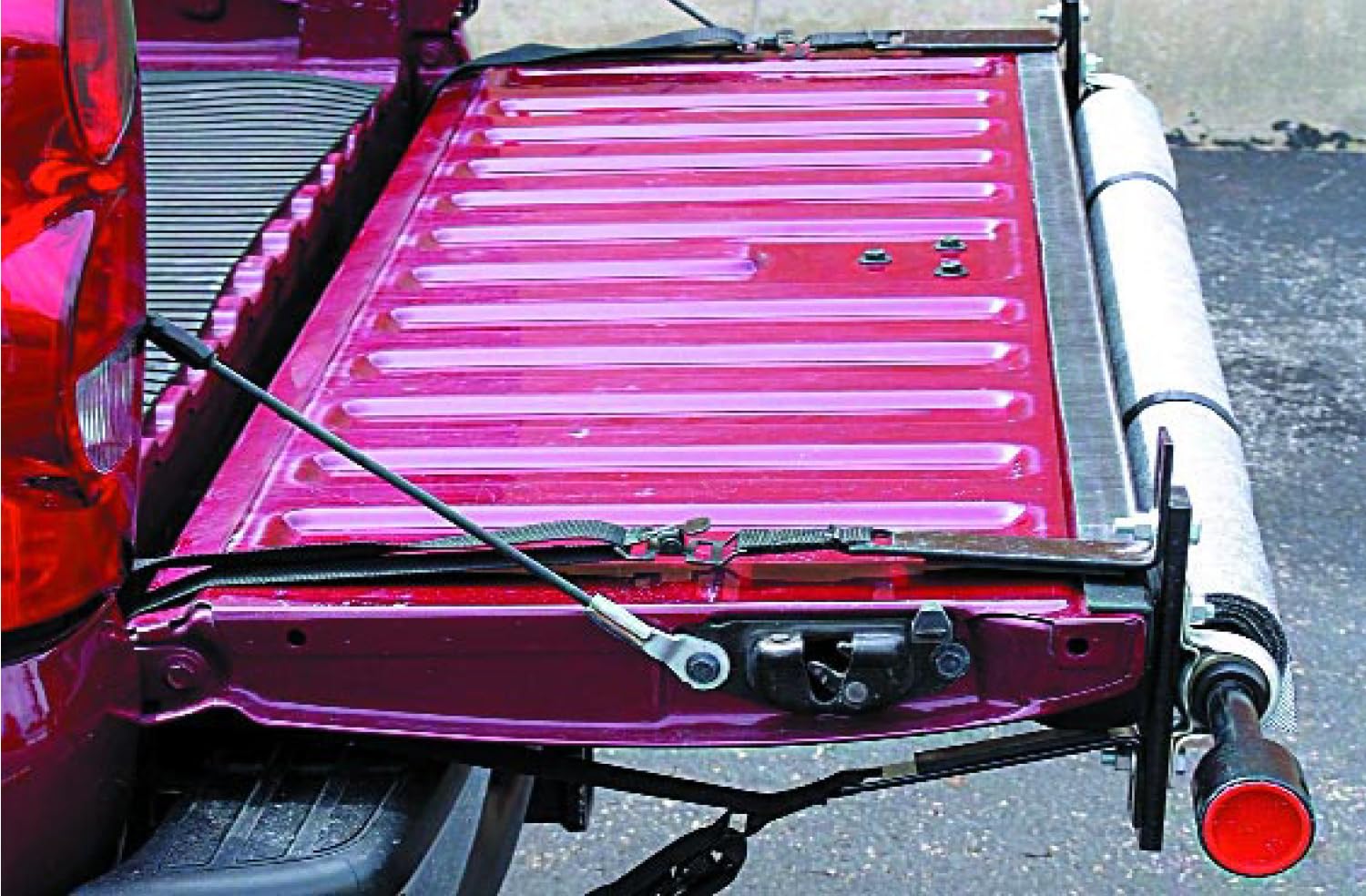 LH3000 Truck Bed Unloader for Full Size Pickup Trucks - Heavy Duty Cargo Unloading Tool for Construction, Landscaping & Farm Use