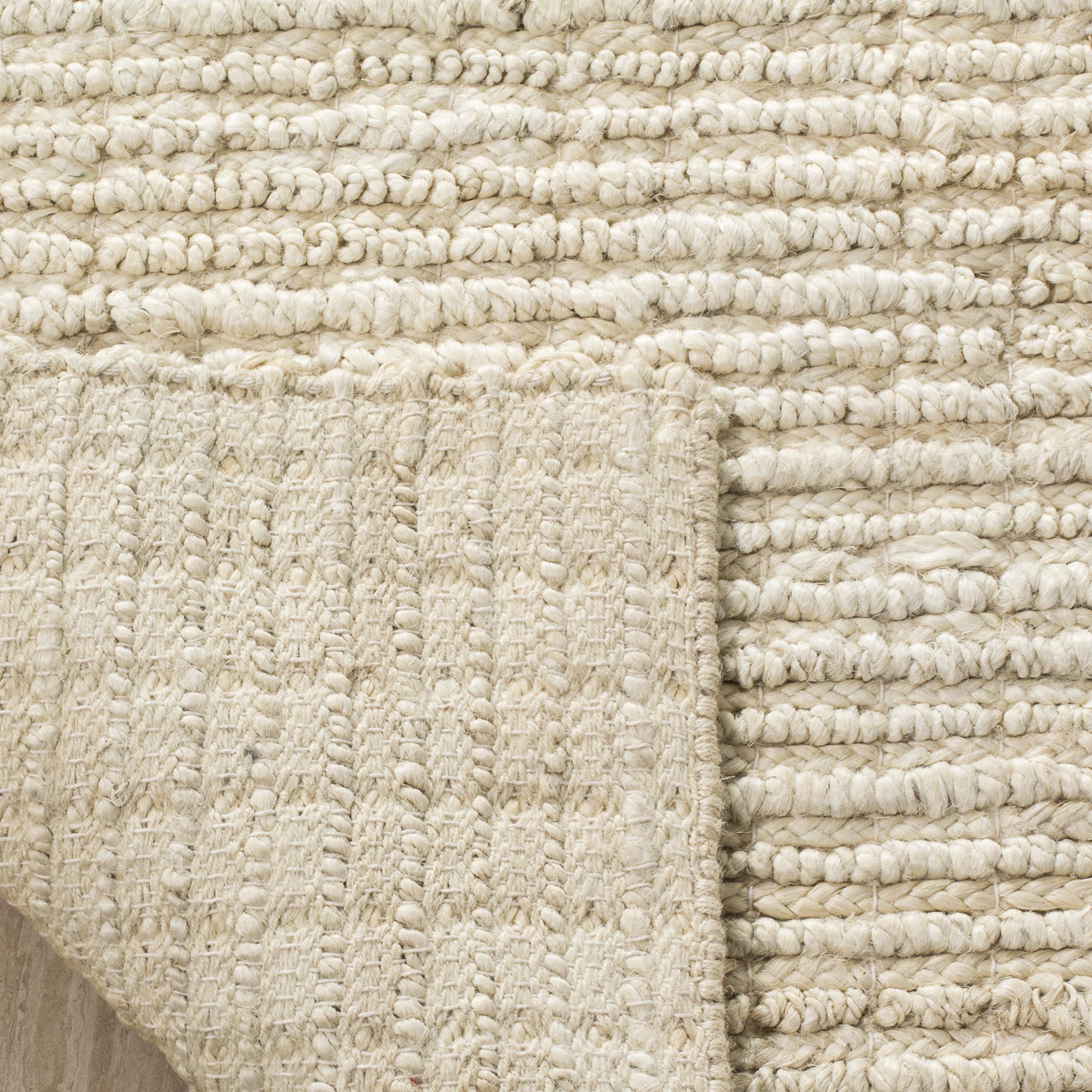 SAFAVIEH Natural Fiber Collection Handmade Jute Accent Rug - 3' x 5', Ivory, Farmhouse Style, Durable for High Traffic Areas | Perfect for Entryway, Living Room, Bedroom, Dining Room & Home Office Decor (NF750A)