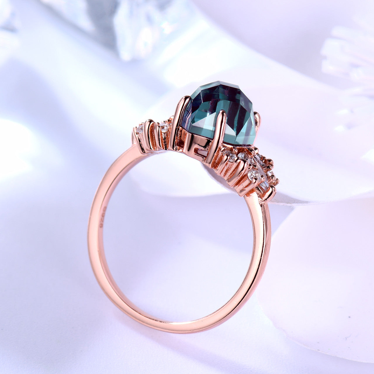 10x7mm Art Deco Hexagon Alexandrite Engagement Ring with Moissanite Cluster - Vintage Inspired Wedding Band, Anniversary Gift for Her, Perfect for Proposals & Special Occasions