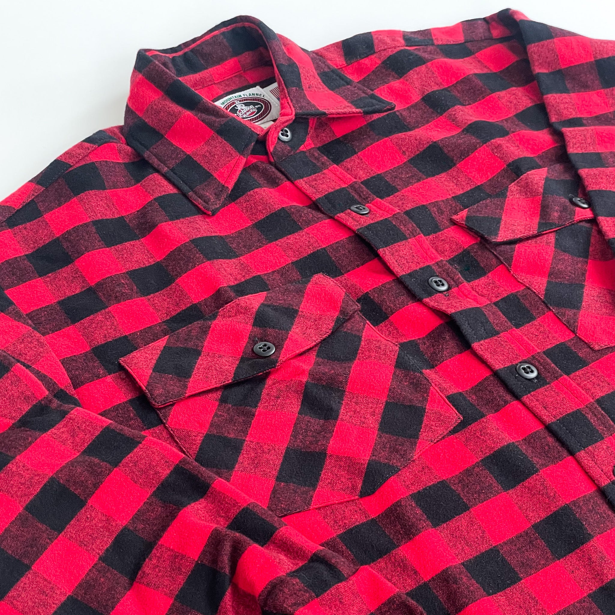 Men's Flannel Button-Down Shirt - Red & Black Buffalo Plaid - Casual Winter Shirt for Outdoor Activities & Layering