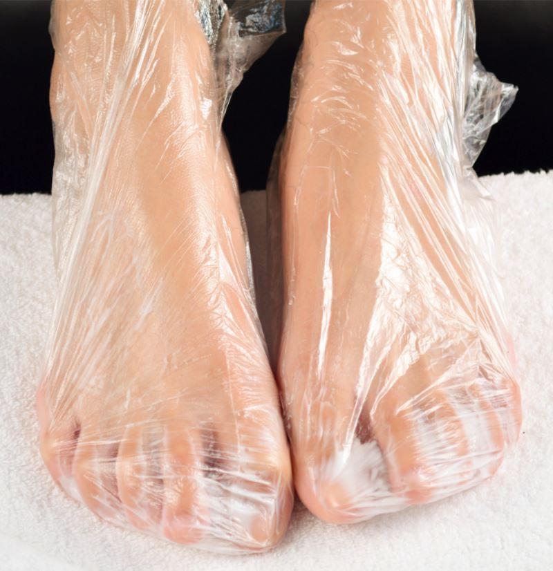 Keratin Socks for Dry Cracked Feet - Natural Moisturizing Foot Treatment with Keratin & Vitamin E - Softens & Repairs Heels (10 Pairs) - Perfect for Overnight Foot Care & Spa Treatment at Home