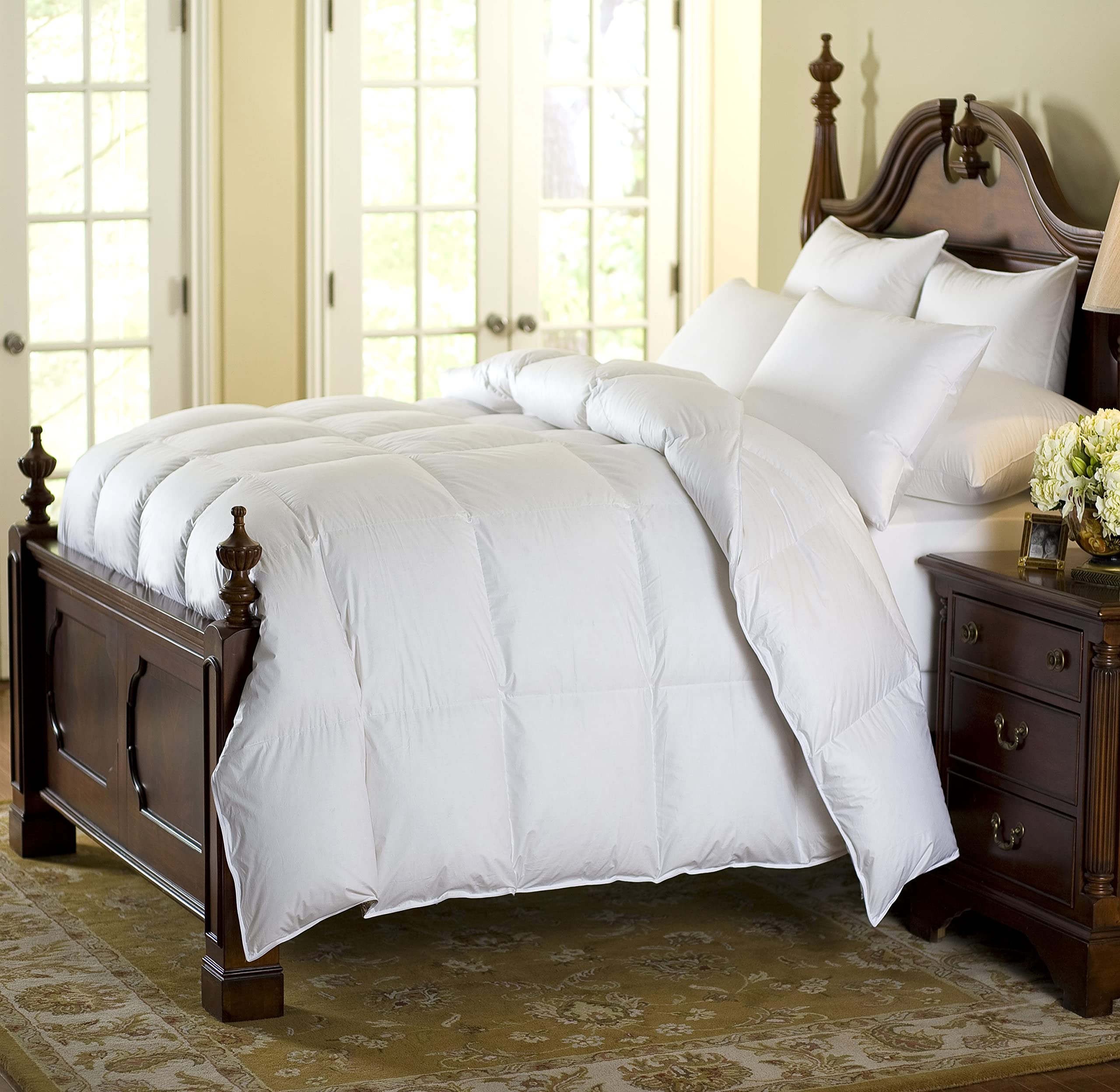 Premium 233 Thread Count 45 oz Down Alternative Comforter - King Size 108
