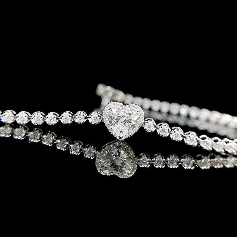 18K White Gold Diamond Heart Bracelet for Women - Luxury Engagement & Wedding Jewelry - Perfect for Anniversaries, Proposals & Special Occasions