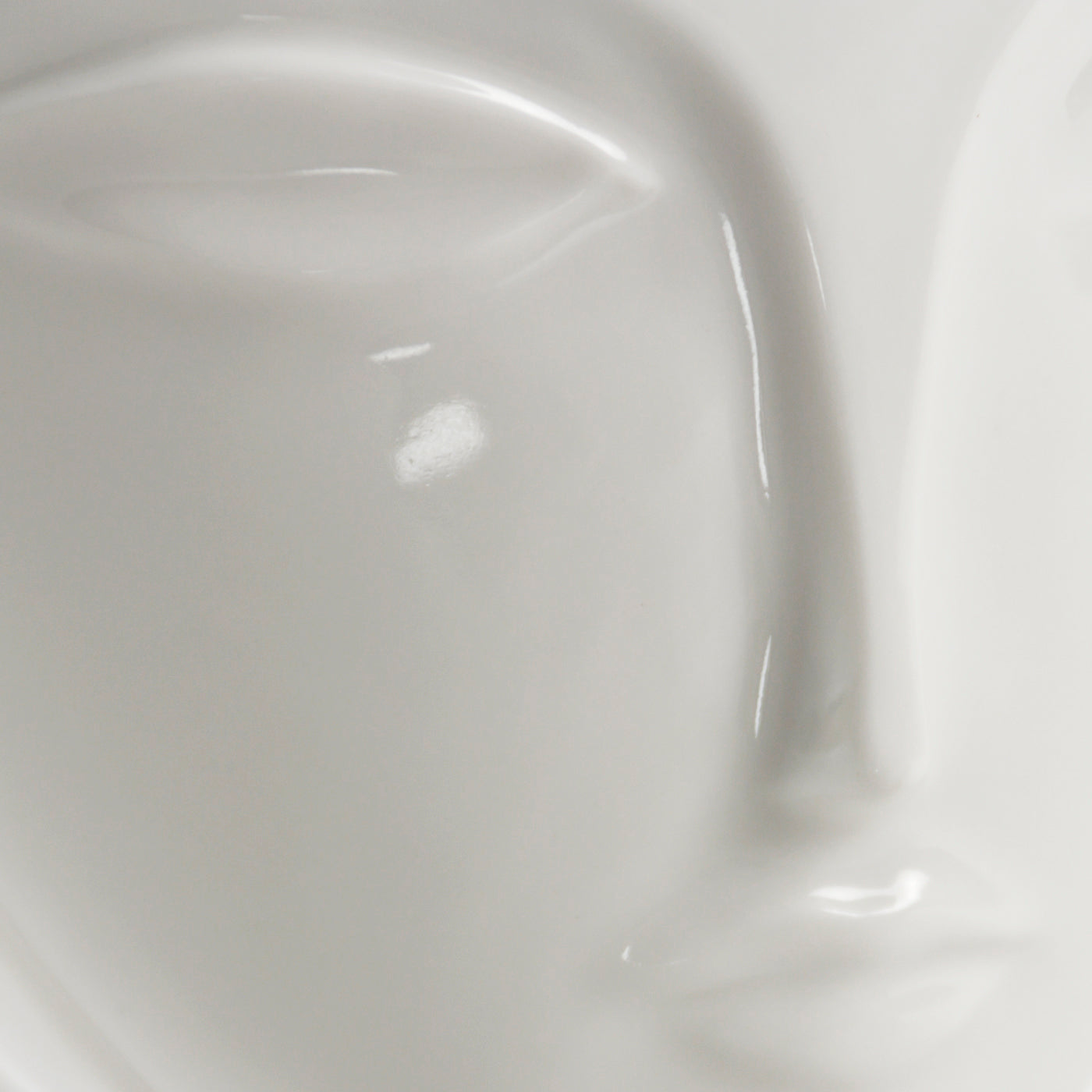 Giuliette Glass Pitcher - Elegant Water Pitcher for Iced Tea, Lemonade & Cocktails - Perfect for Entertaining & Home Decor