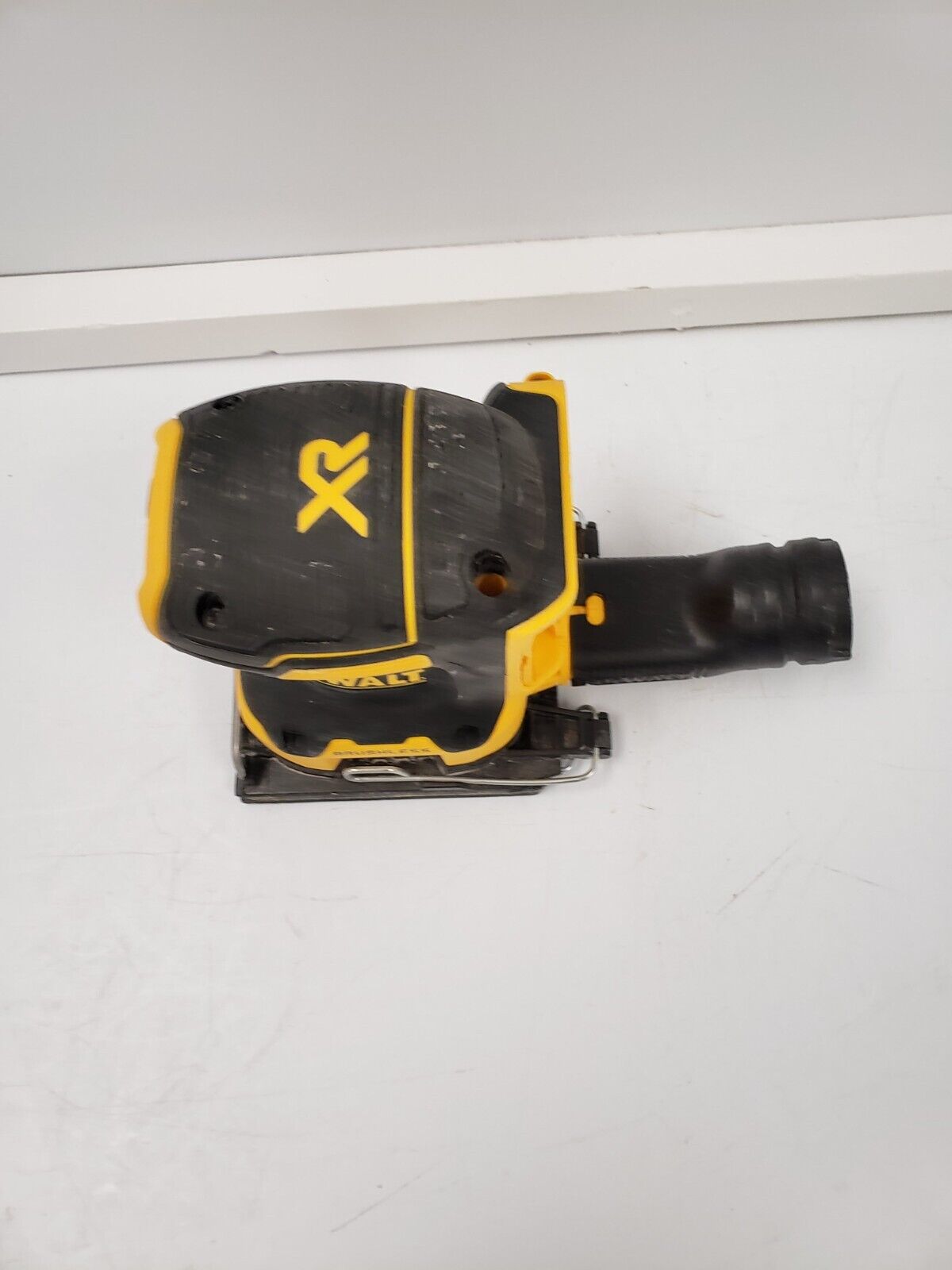 DEWALT DCW200 5-Inch Random Orbit Sander with Dust Extraction - Power Tool for Woodworking, Sanding & Finishing - Perfect for DIY Projects & Professional Use