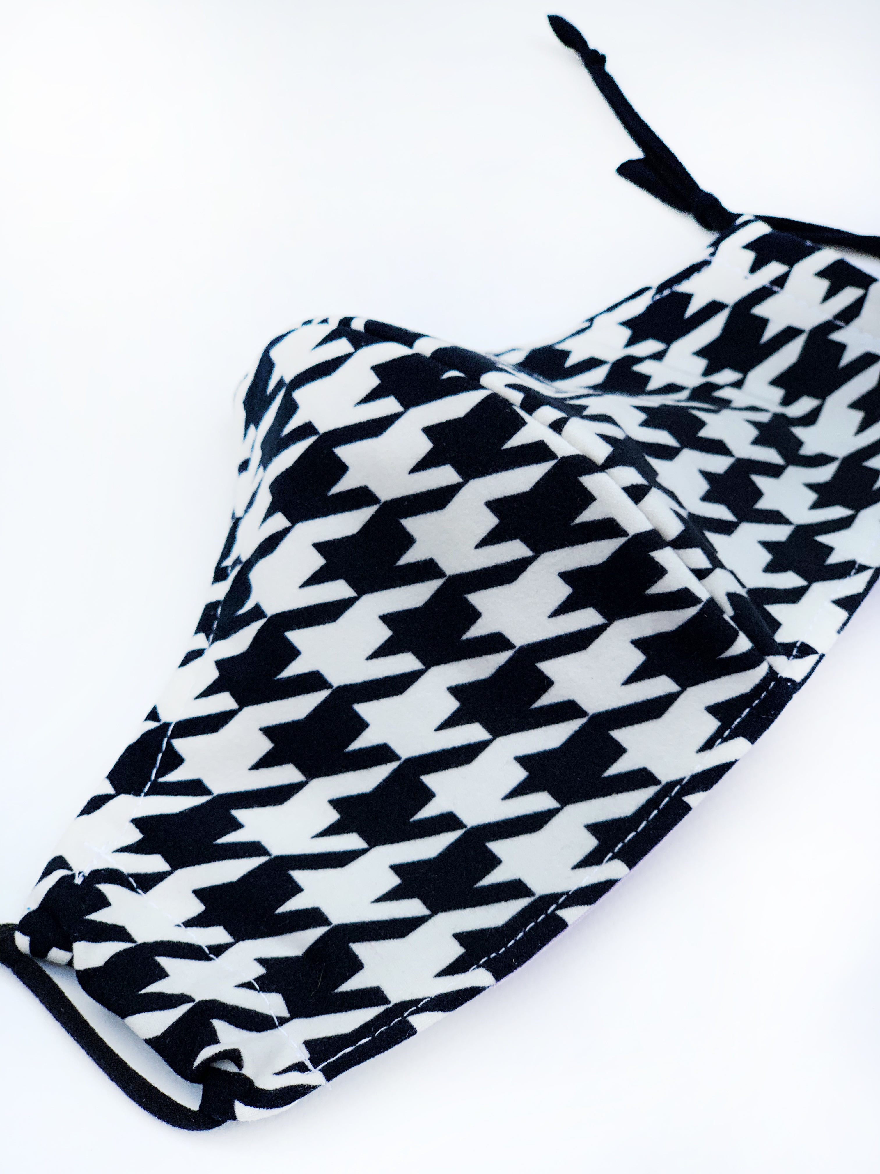 Houndstooth Pattern Face Mask - Reusable, Breathable & Comfortable for Daily Use, Travel & Outdoor Activities