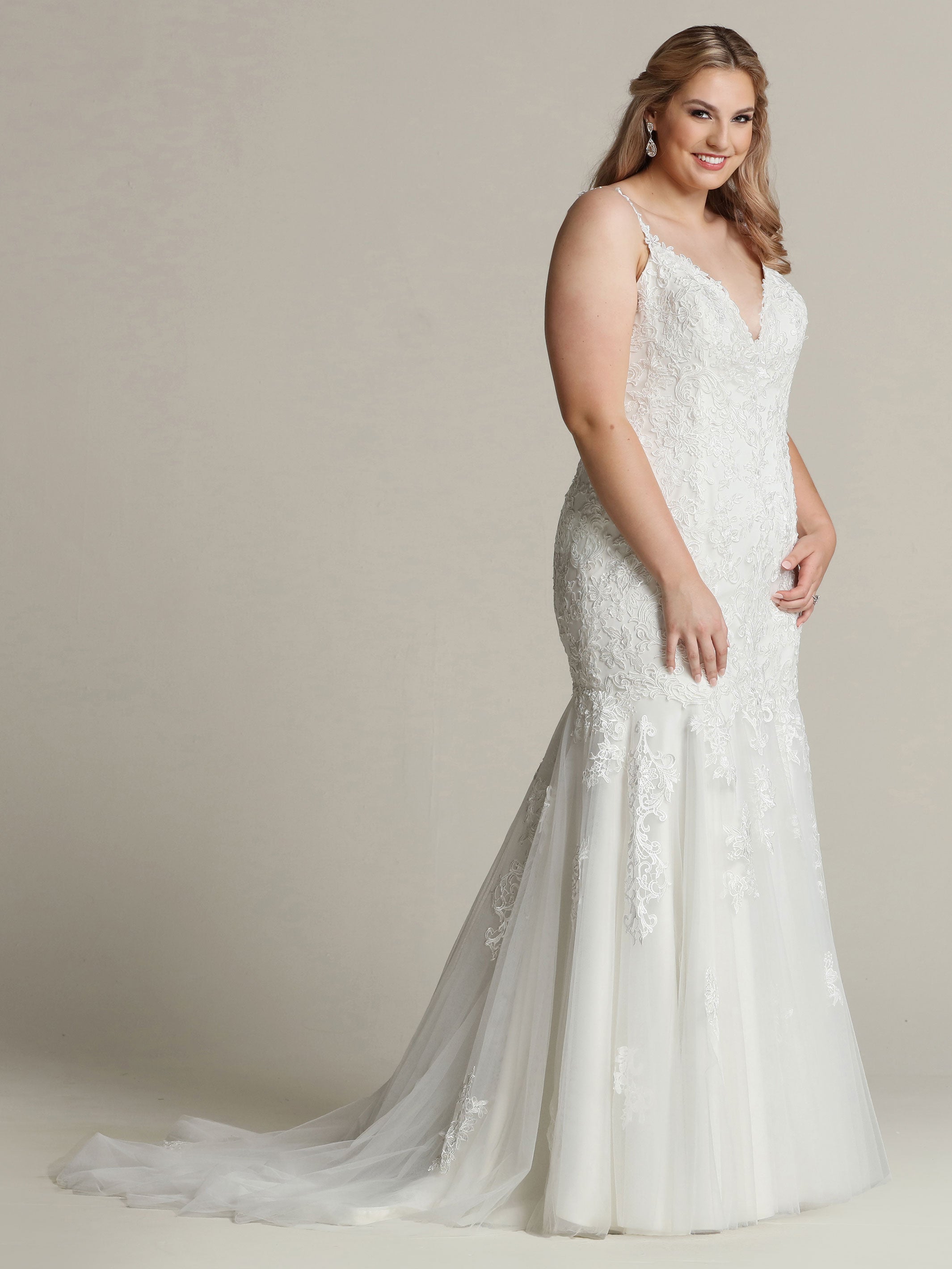 Alexandra Women's Fashion Sample Outfit - Perfect for Casual Wear, Parties & Special Occasions
