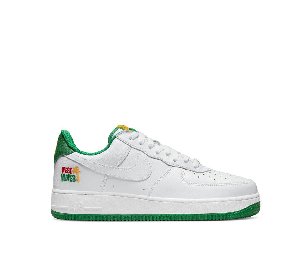 Nike Air Force 1 Low Retro QS Sneakers - Classic White Basketball Shoes for Men & Women - Perfect for Casual Wear, Street Style & Sneaker Collection