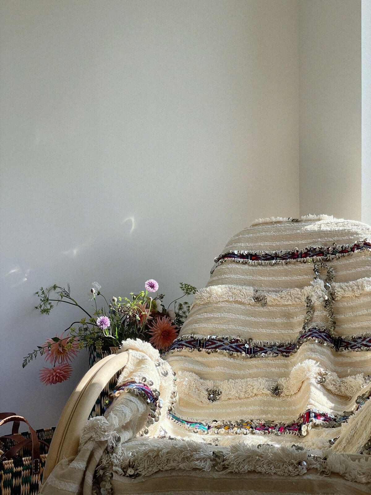 Vintage Moroccan Handira Wedding Blanket No. 137 - Boho Home Decor, Throw Blanket for Bed, Sofa & Outdoor Picnics